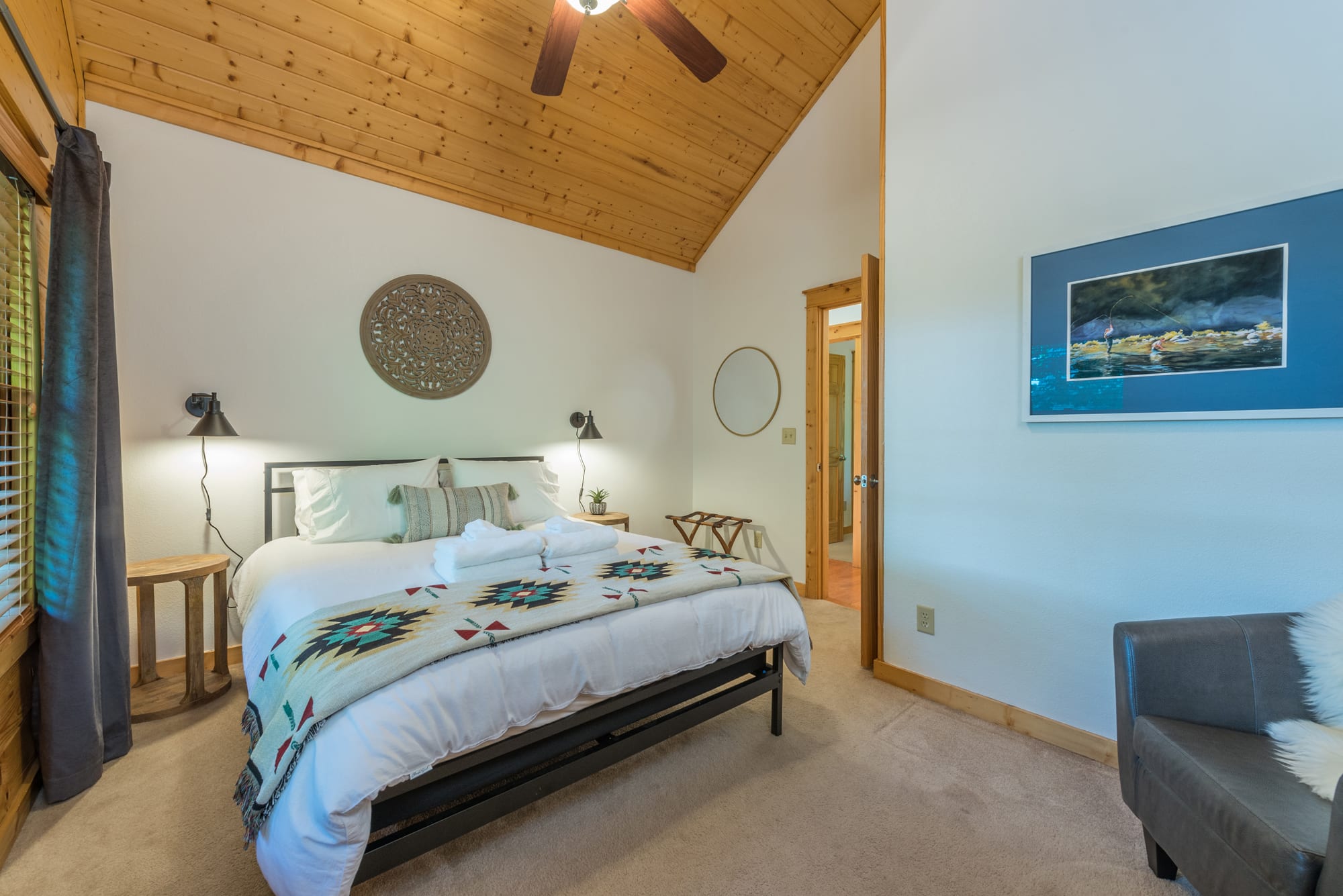 Cabin 1 - Queen Bedroom on the top floor