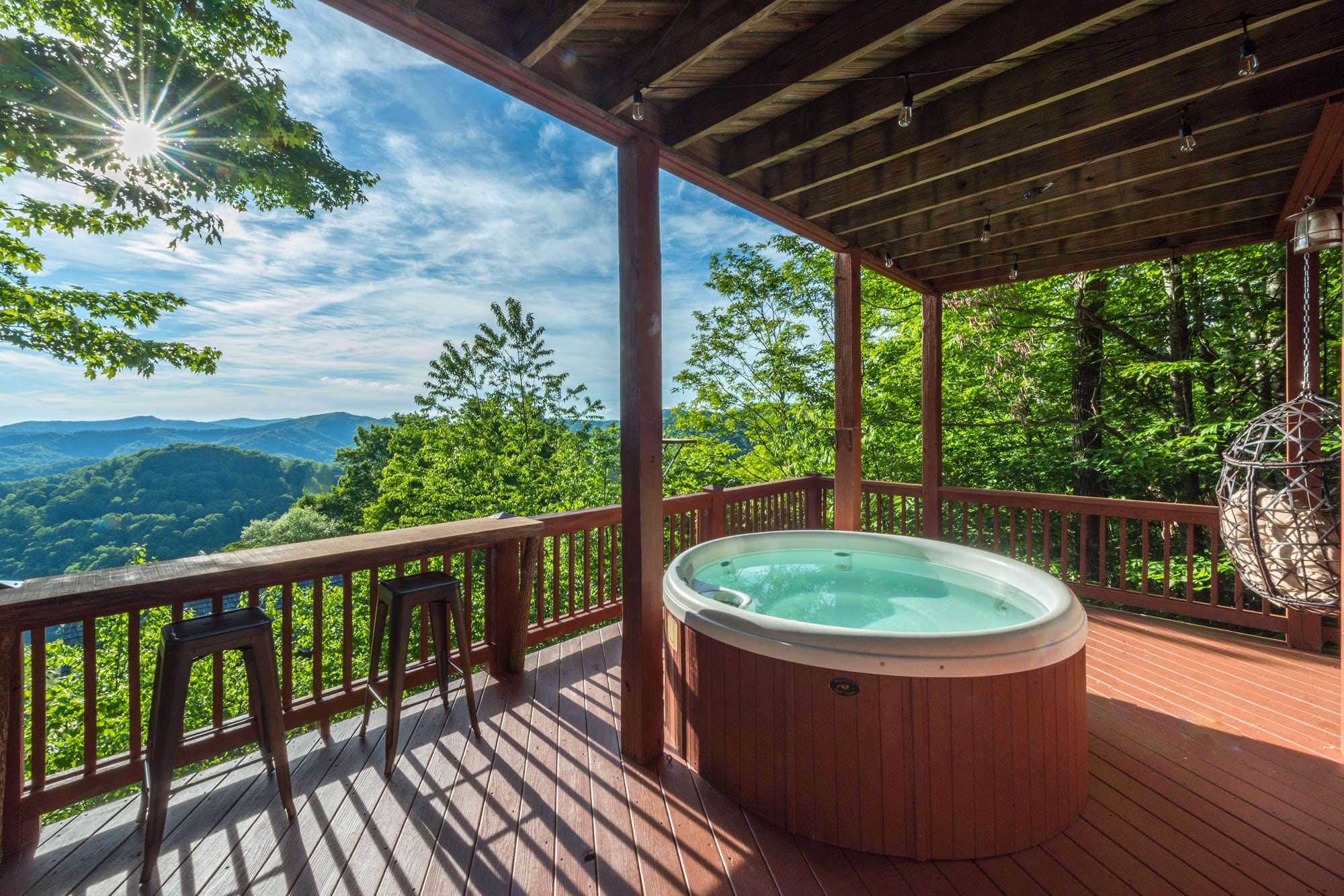 Cabin 1 - Hot tub on lower deck