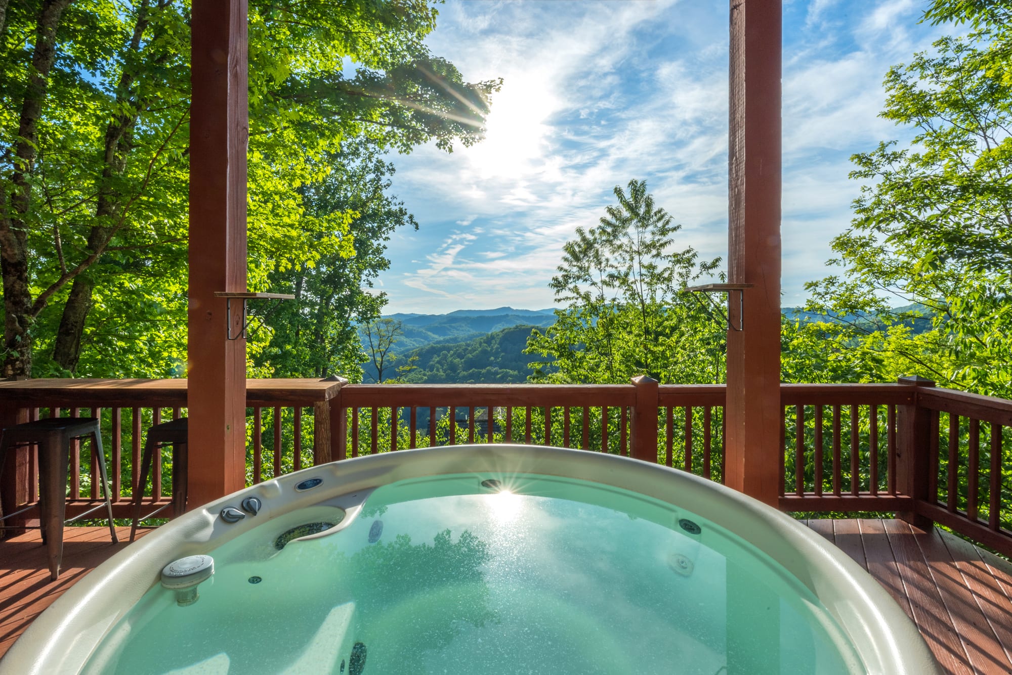 Cabin 1 - Hot tub on lower deck