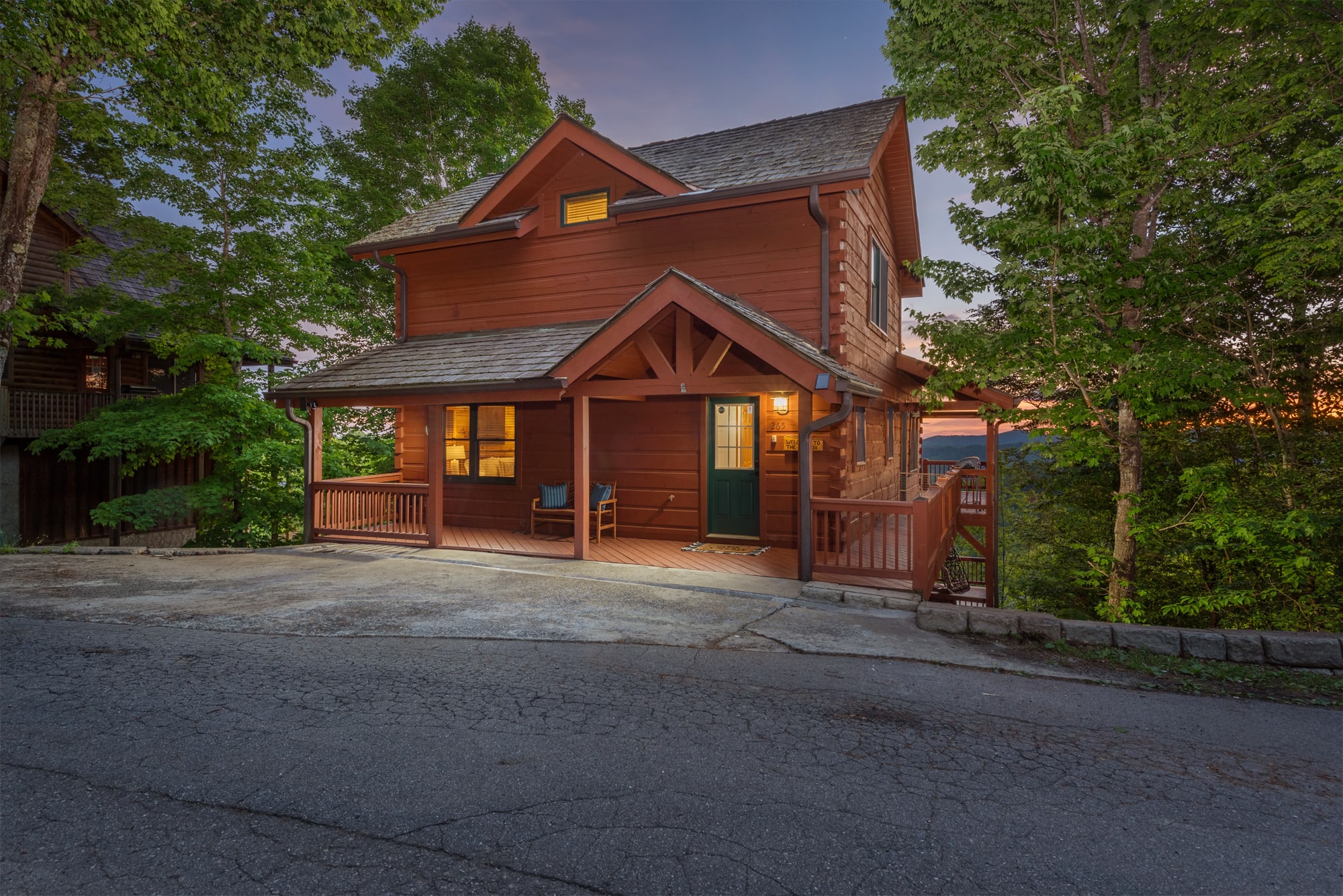 Cabin 1 - Nestled at the end of the neighborhood. Quiet and plenty of parking!