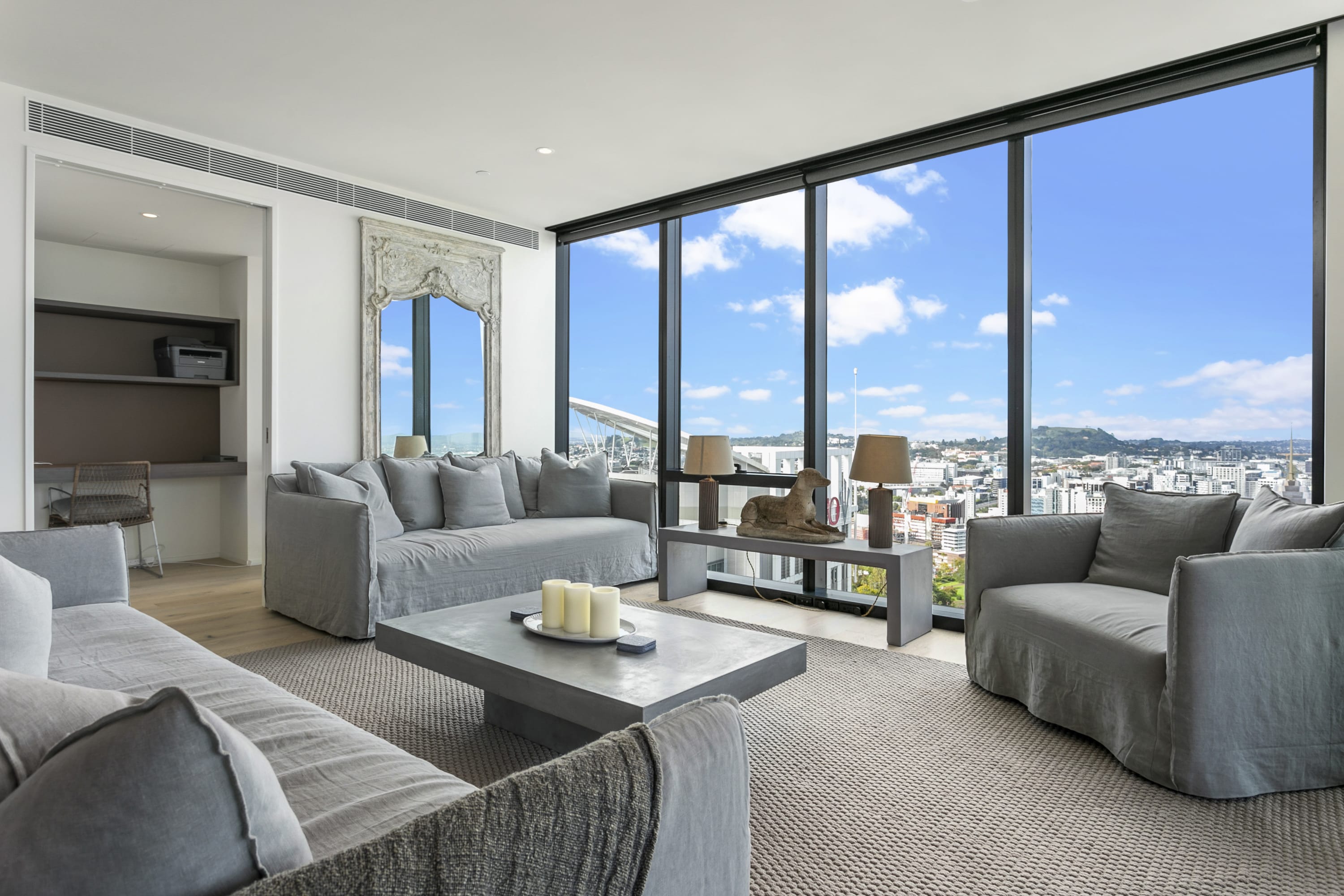 Penthouse on Level 51 of The Pacifica - Image 3