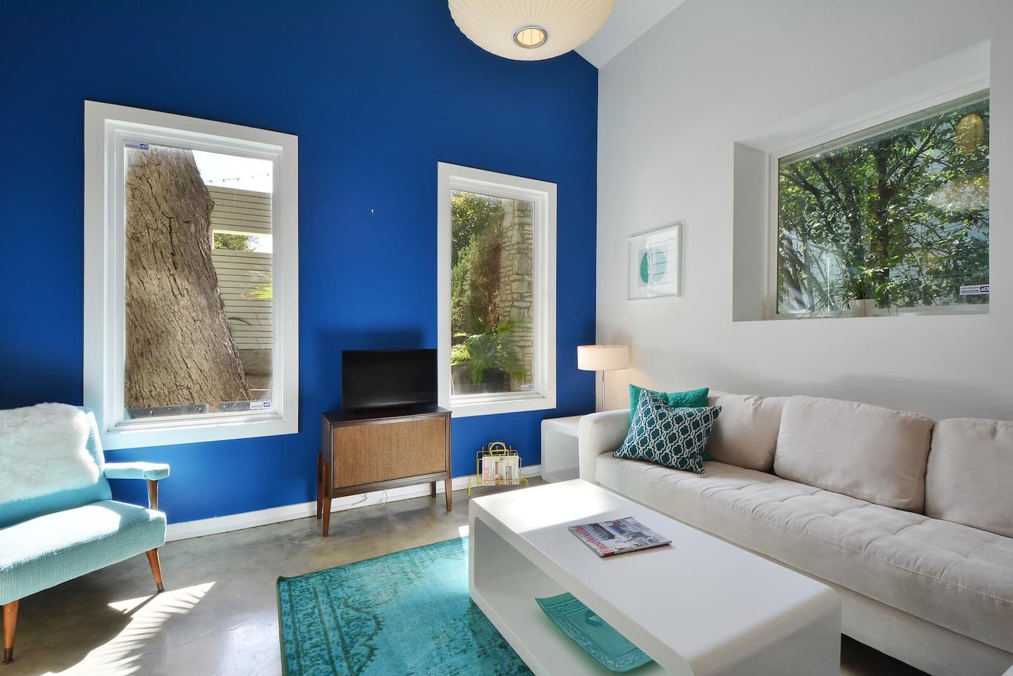 Sun Soaked, Updated Private Home | East Riverside