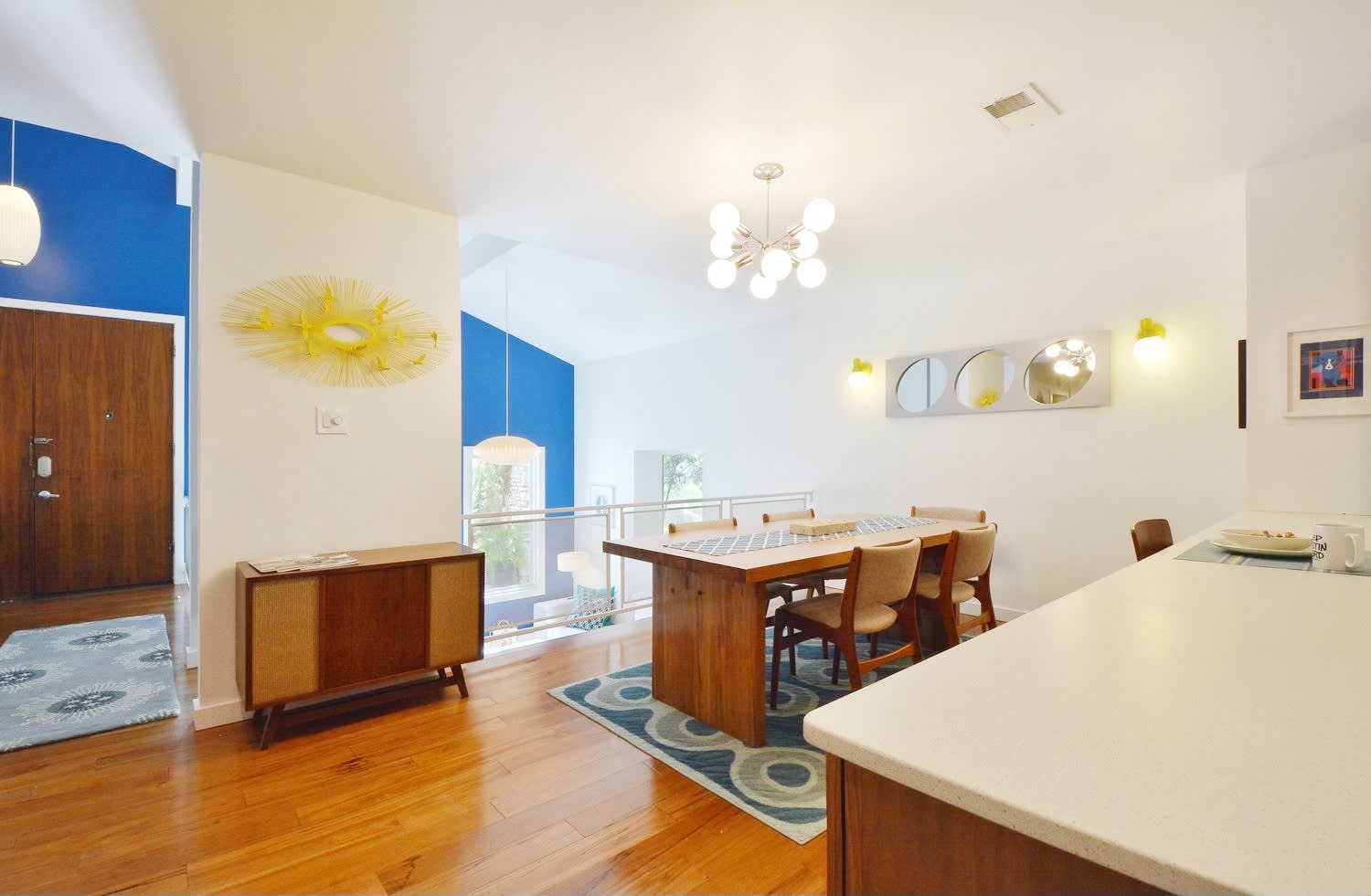 Sun Soaked, Updated Private Home | East Riverside