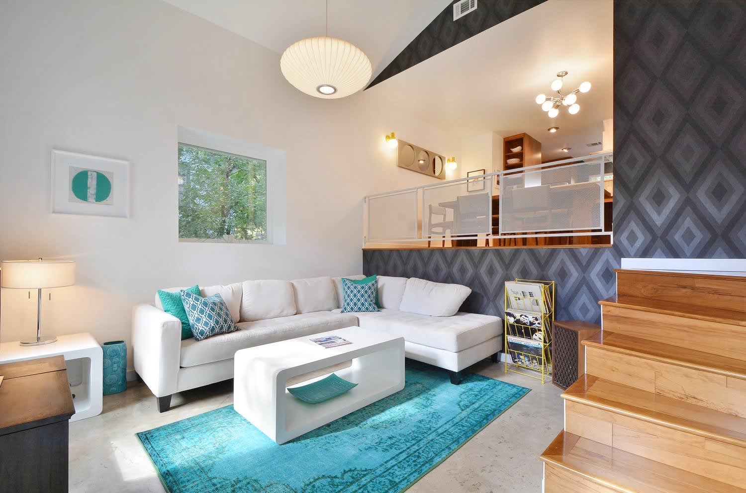 Sun Soaked, Updated Private Home | East Riverside