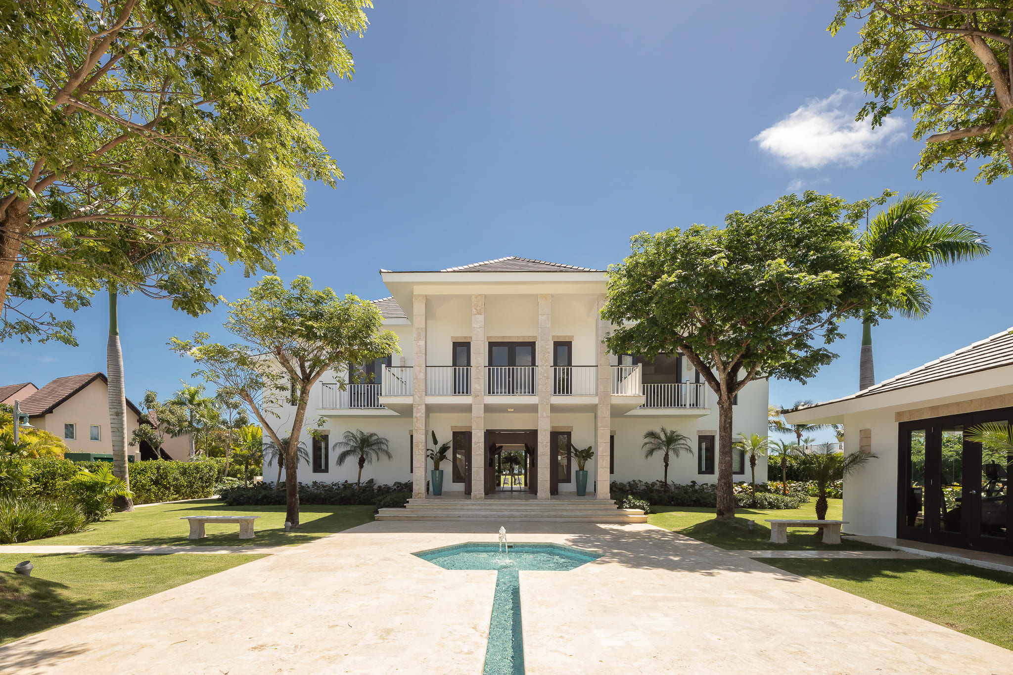 Arrecife 59 - Spacious 7 BDR Villa with Golf View — Punta Cana, La Altagracia Province — vacation rental