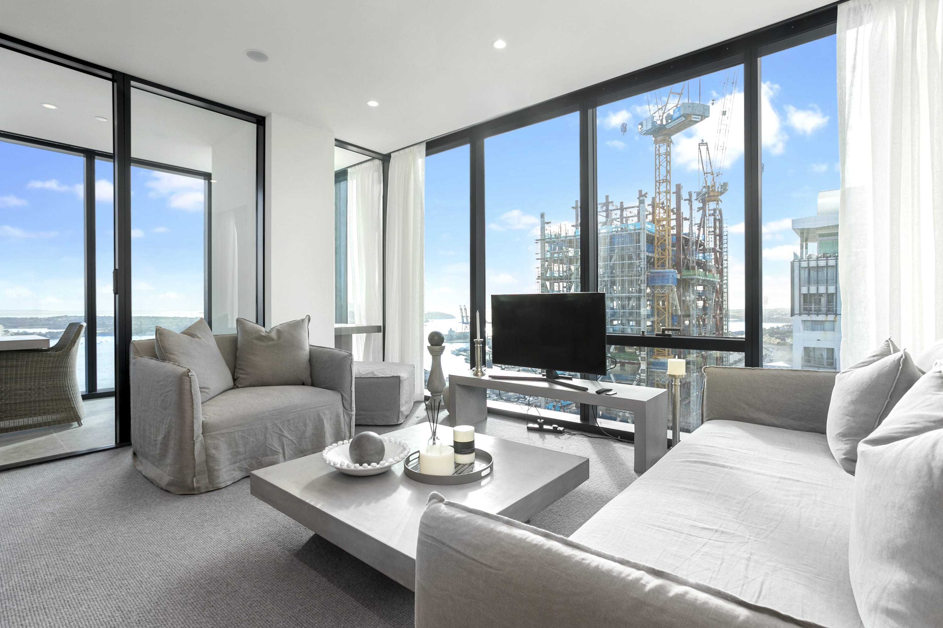 The Pacifica, Level 36, Harbour views - Image 4