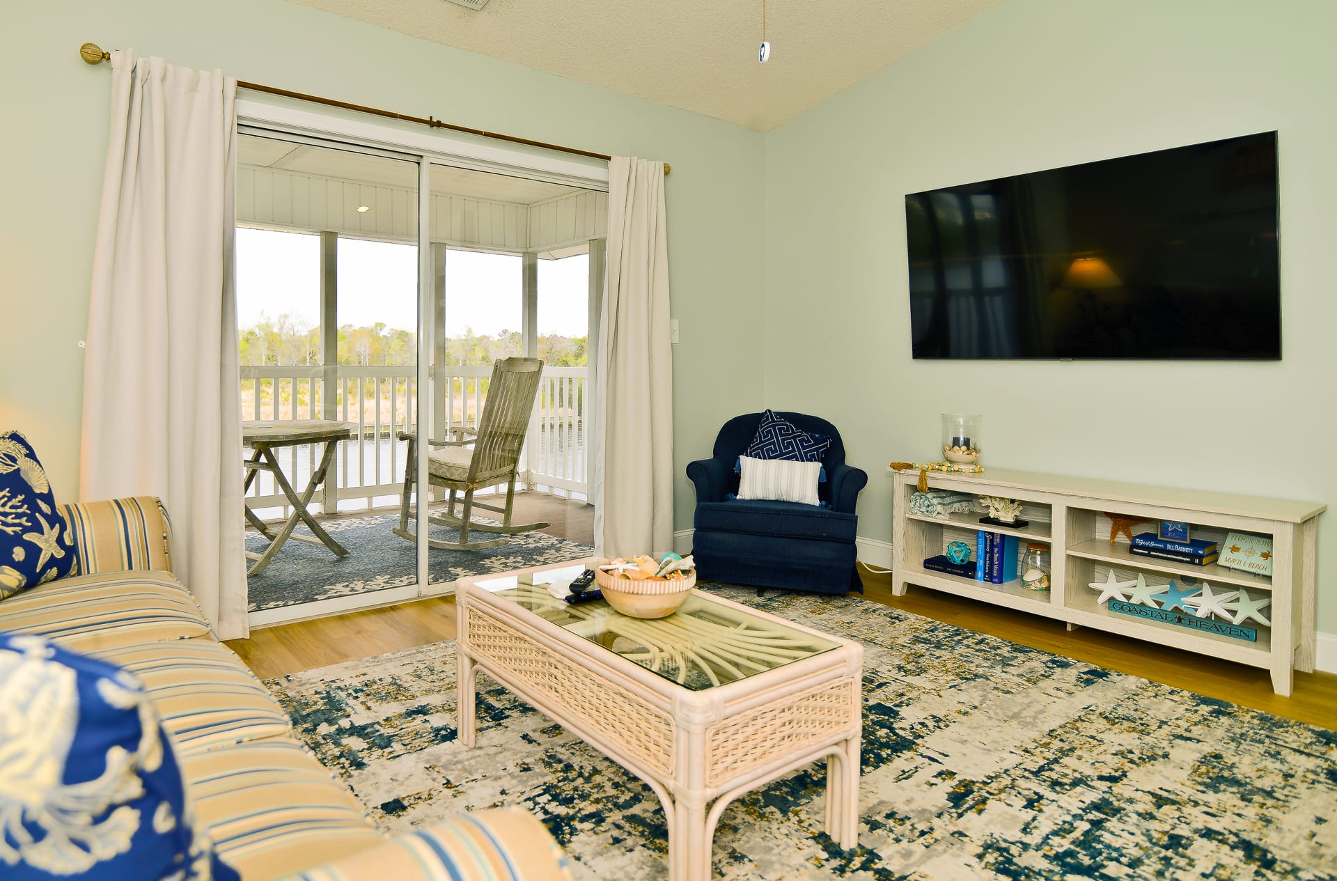 All New Waterway Luxury Panoramic Water Views and Pool