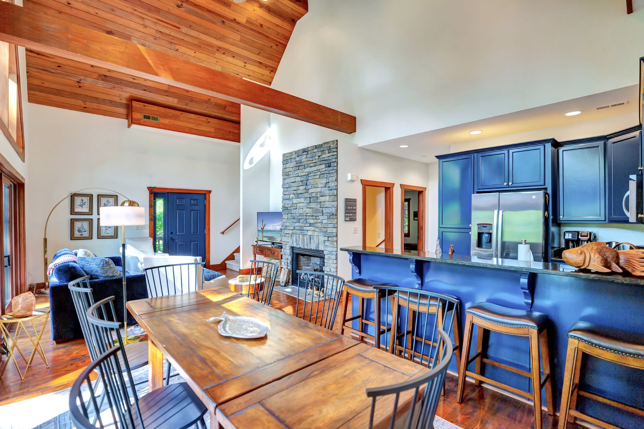 Hopkins Road Chalet on Hartwell