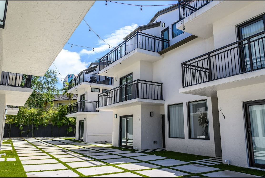 Coconut Grove 3127