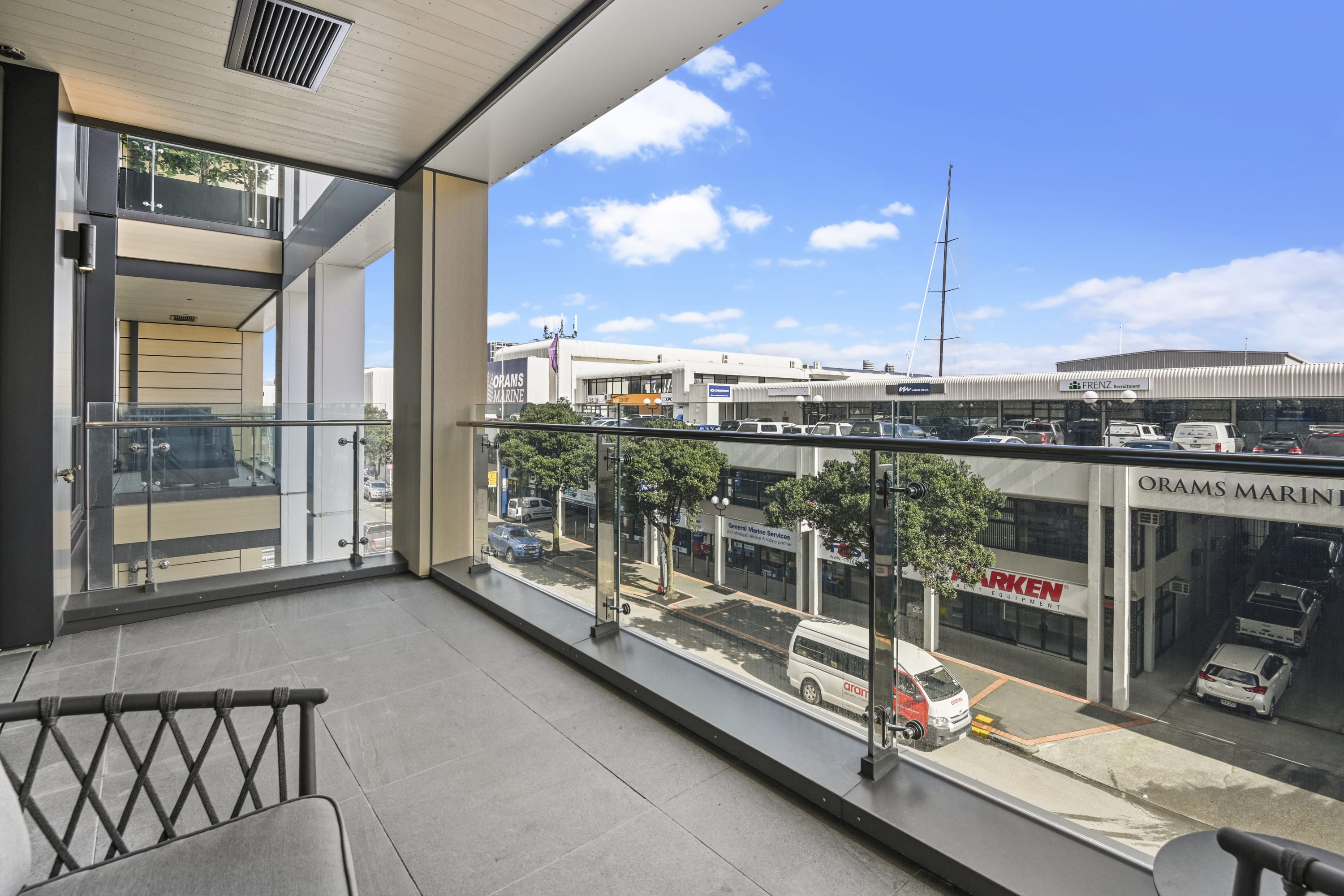 Sophisticated and Spacious in Wynyard Quarter - Image 2