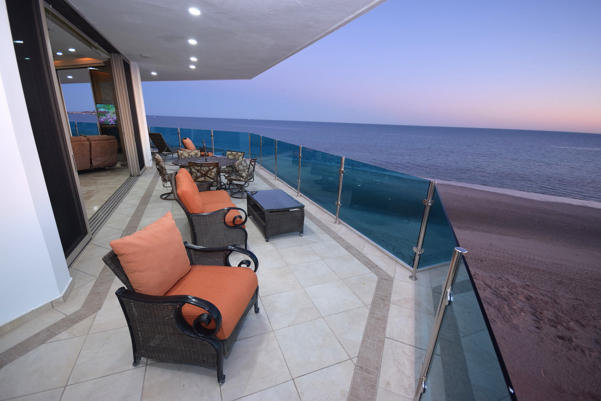 Presidential Suite with Huge Oceanfront Balcony - Foto 1