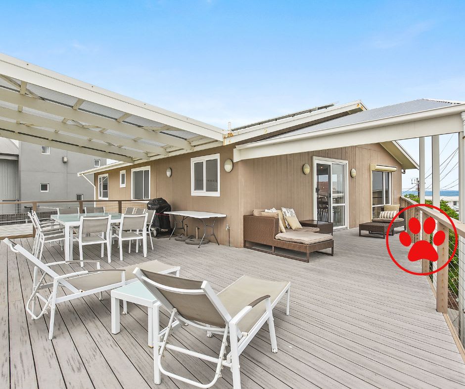 11 Hero Ave - Spacious Family Home, with spectacular ocean and hillside views, right near the beach — Middleton, South Australia — vacation rental