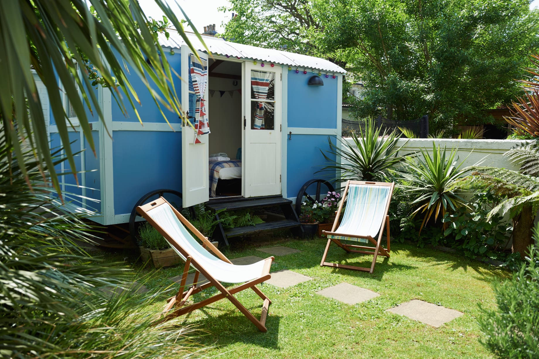 Hove Hut Actually | by Brighton Holiday Lets - Foto 1