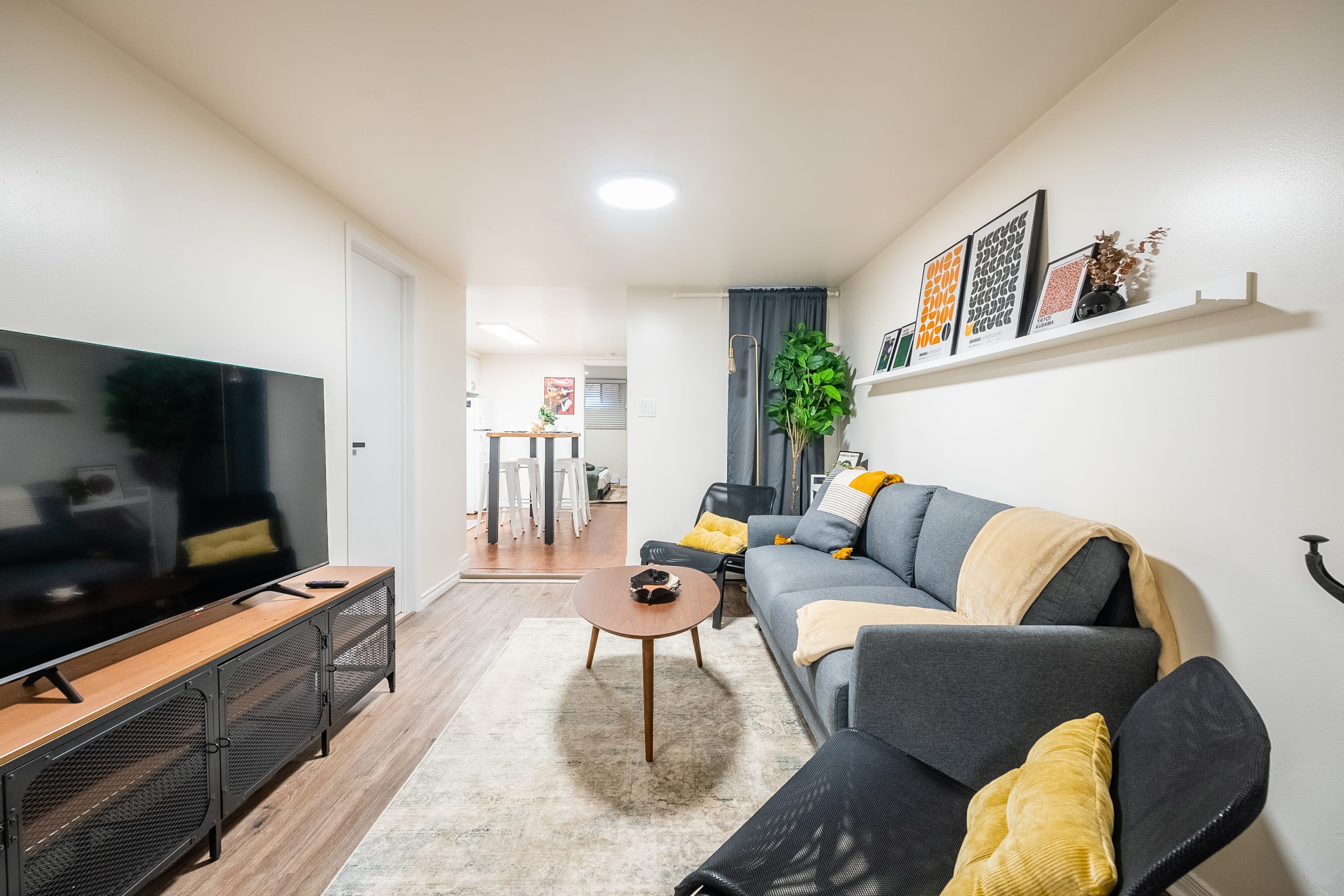 Modern 2BR Apartment near Trinity Bellwoods Park