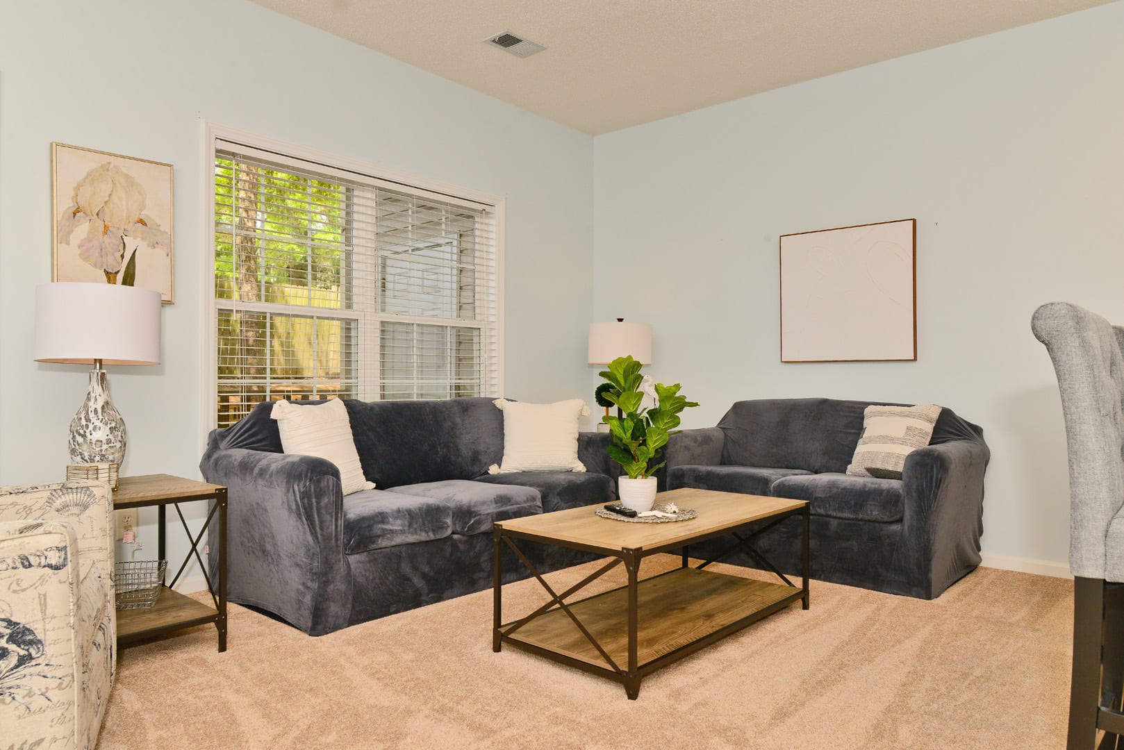 Cherry Grove Villa Close to Beach w Pool
