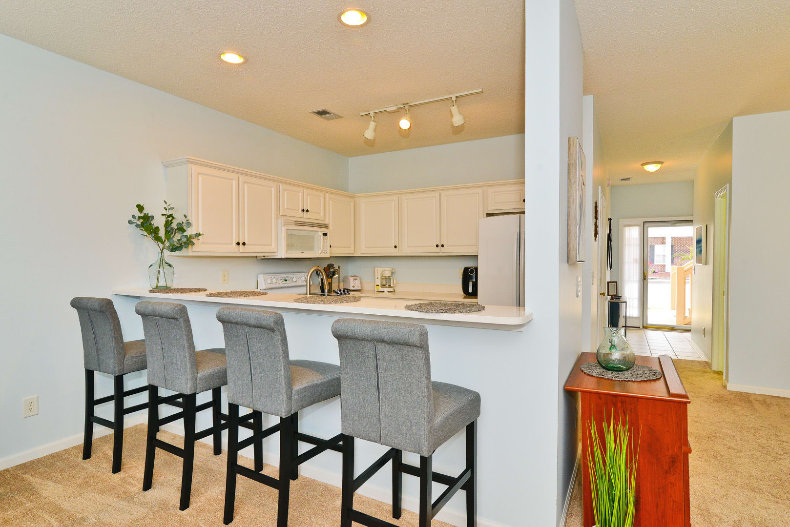 Cherry Grove Villa Close to Beach w Pool