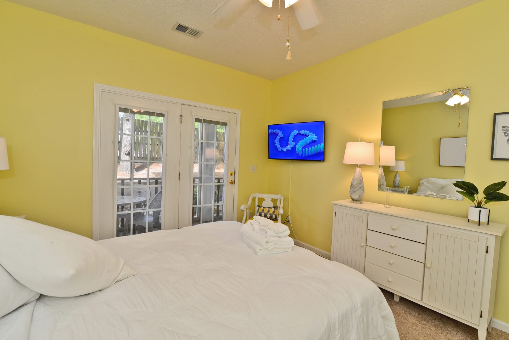 Cherry Grove Villa Close to Beach w Pool