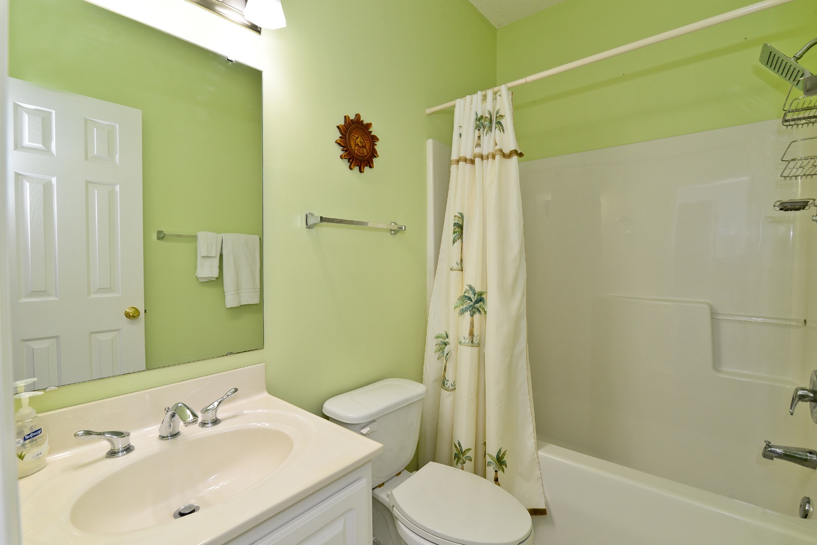 Cherry Grove Villa Close to Beach w Pool