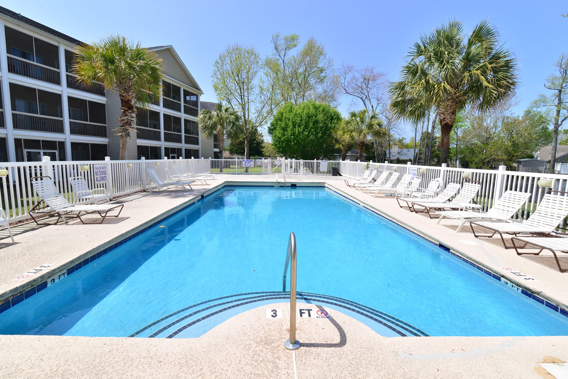 Cherry Grove Villa Close to Beach w Pool