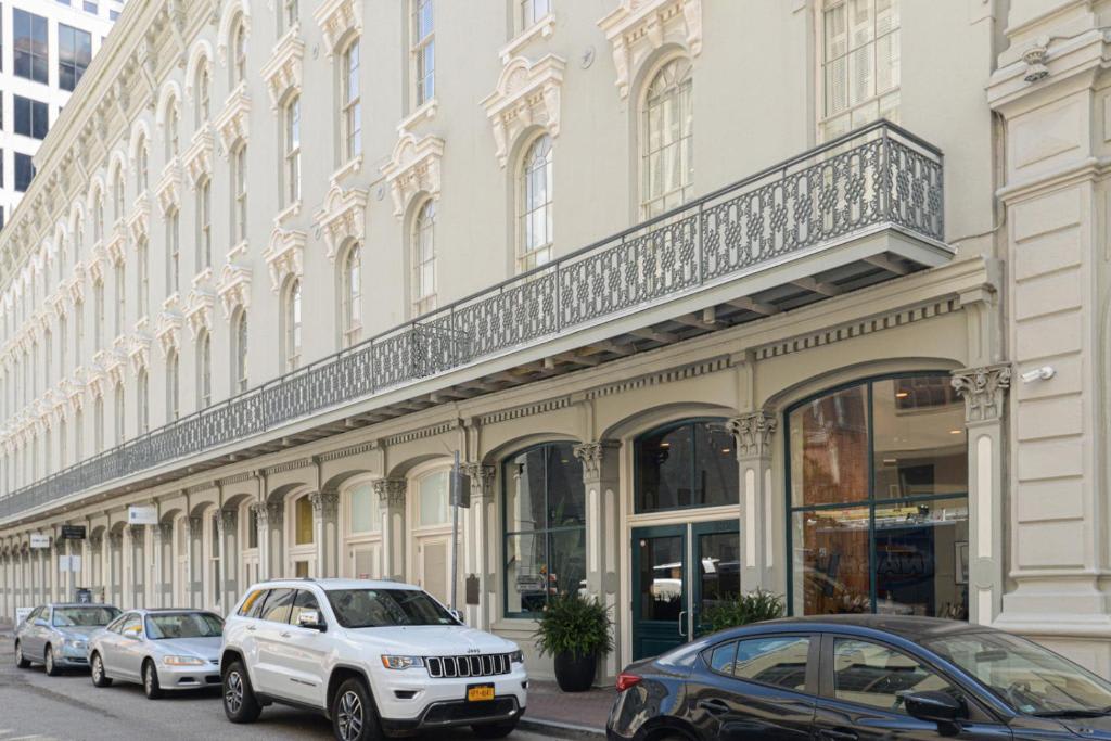 Factors Row - Image 4