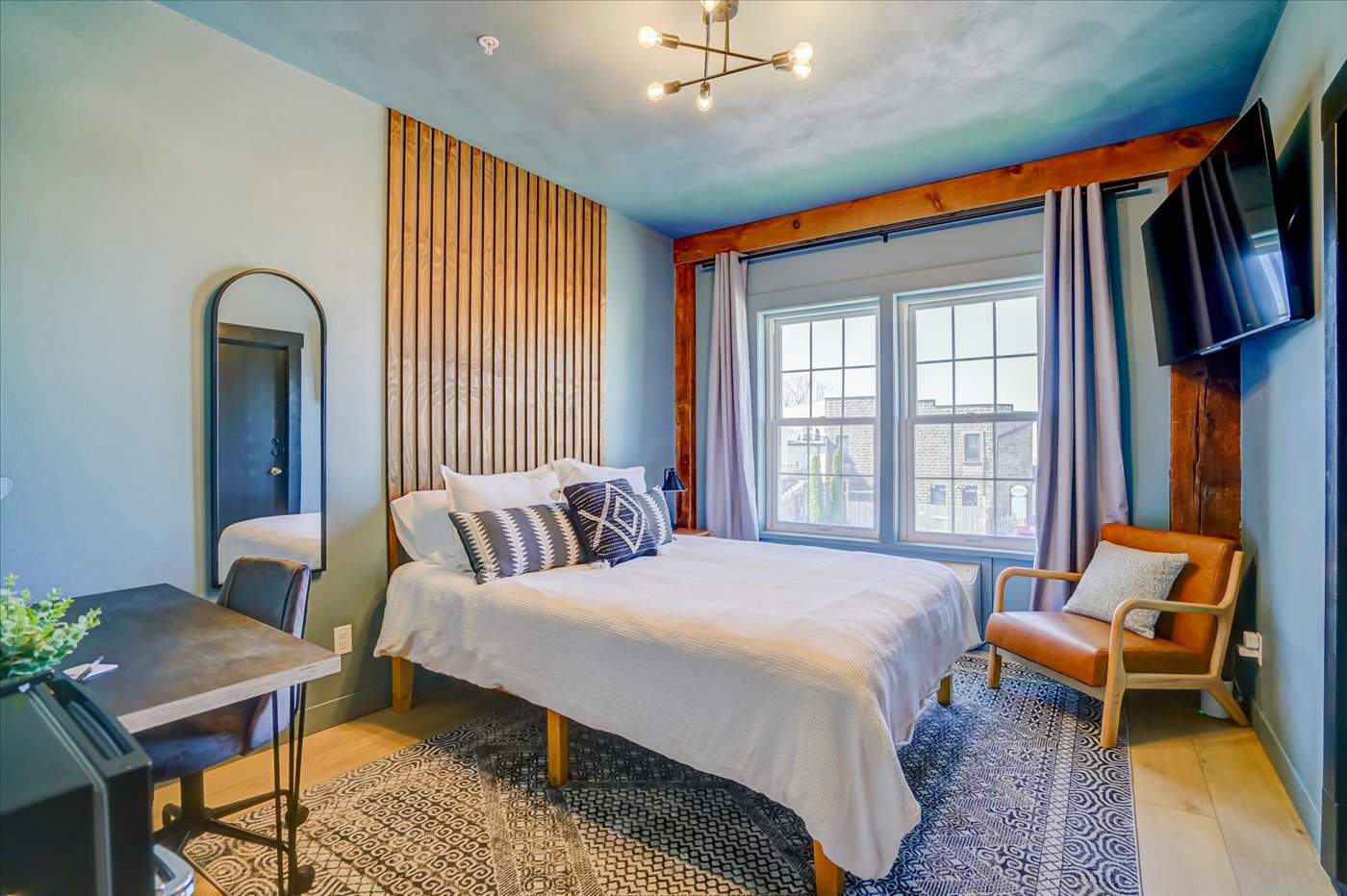 The Mill Hotel: 201 -Single Queen (detached bath)