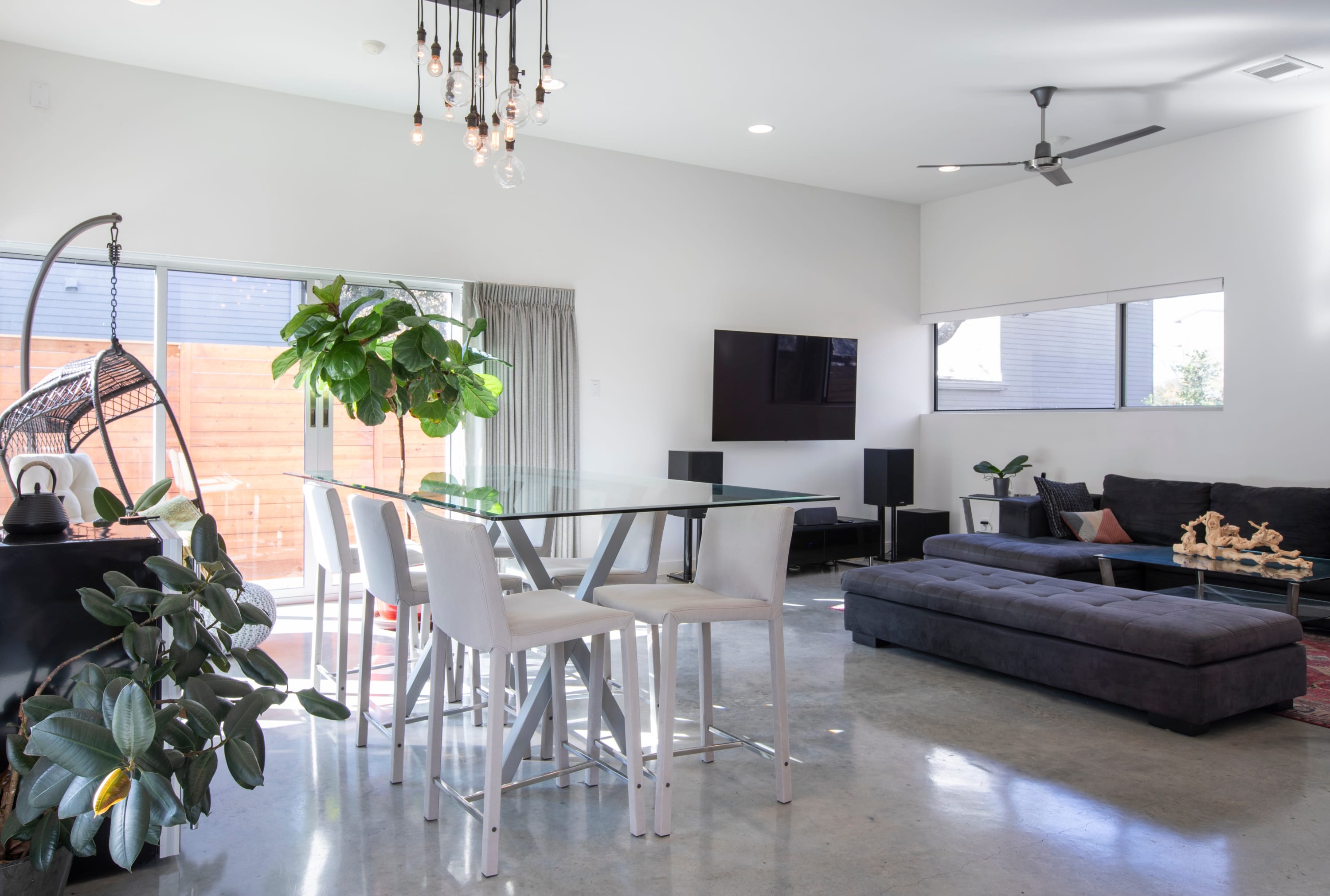 Modern Interior, Amazing Backyard | The Mondrian