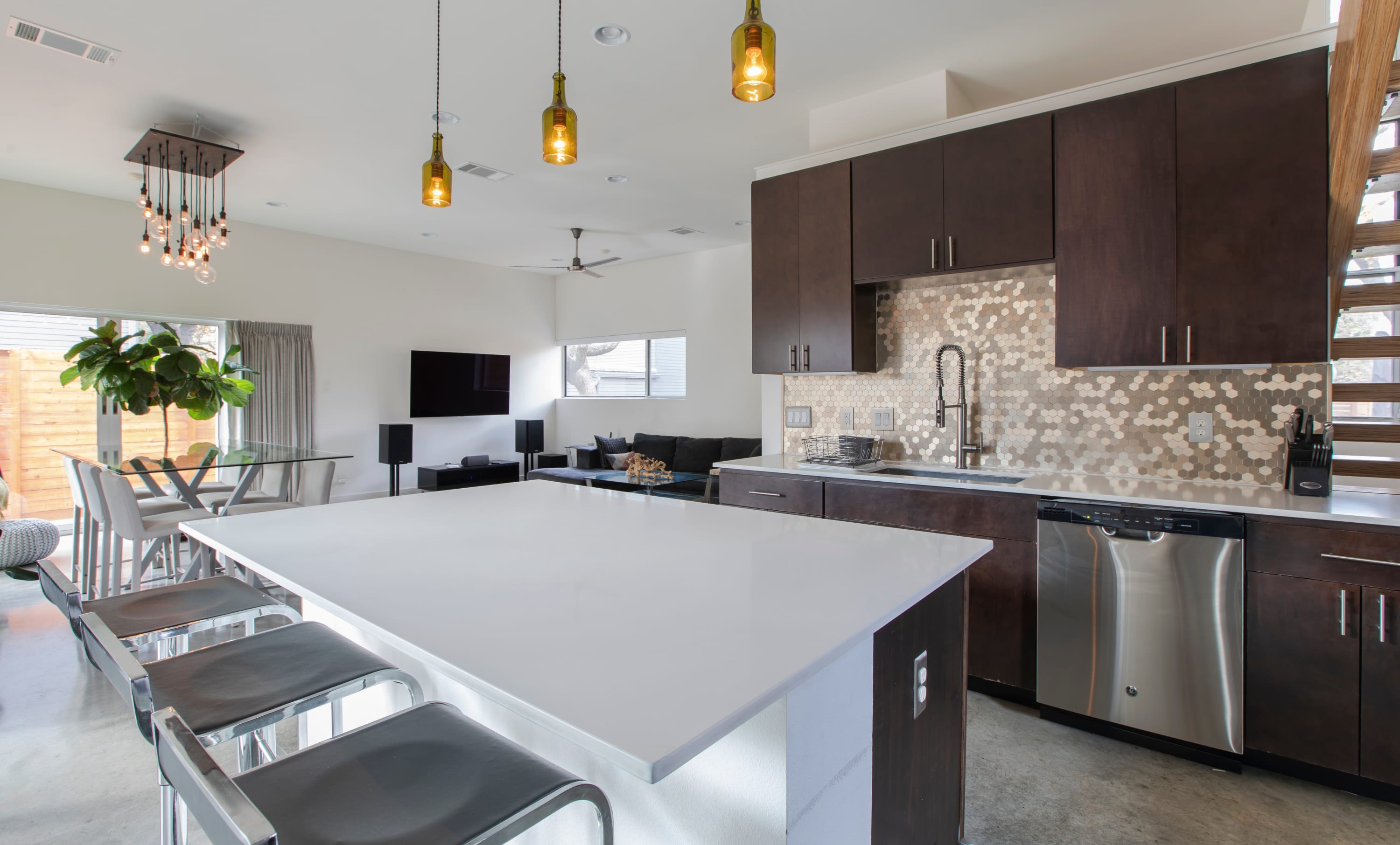 Modern Interior, Amazing Backyard | The Mondrian