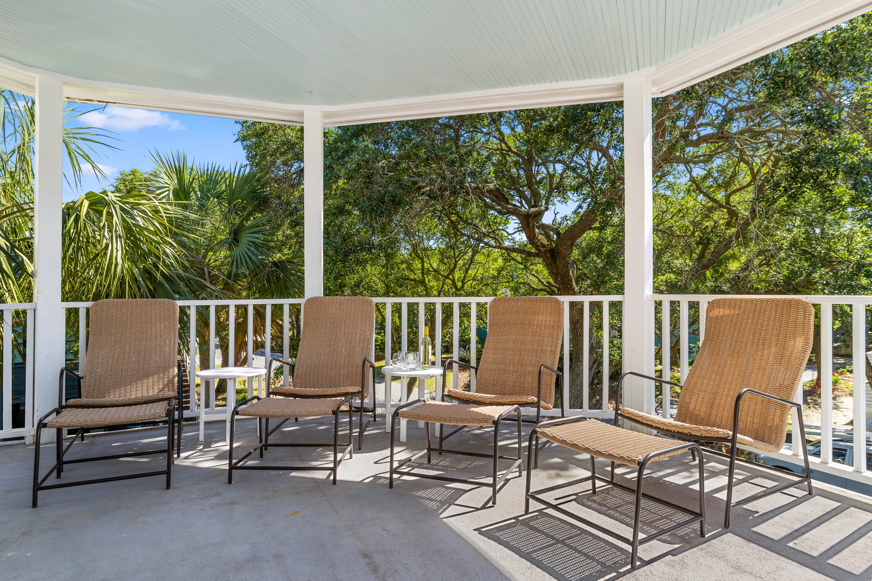 Sun Soaked, Walk to the Beach | The Commodore, Isle of Palms