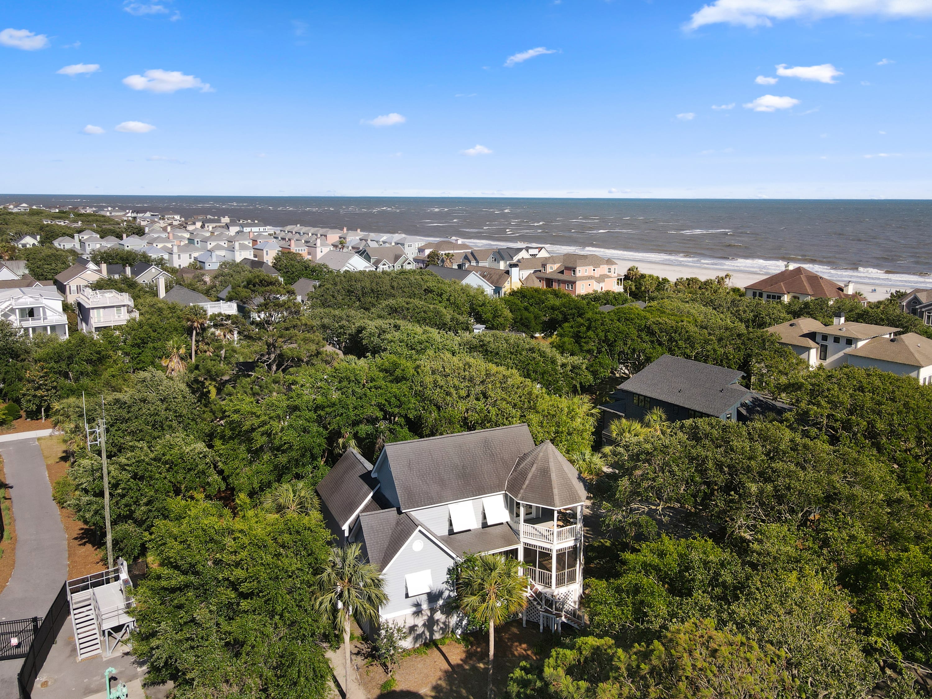 Sun Soaked, Walk to the Beach | The Commodore, Isle of Palms