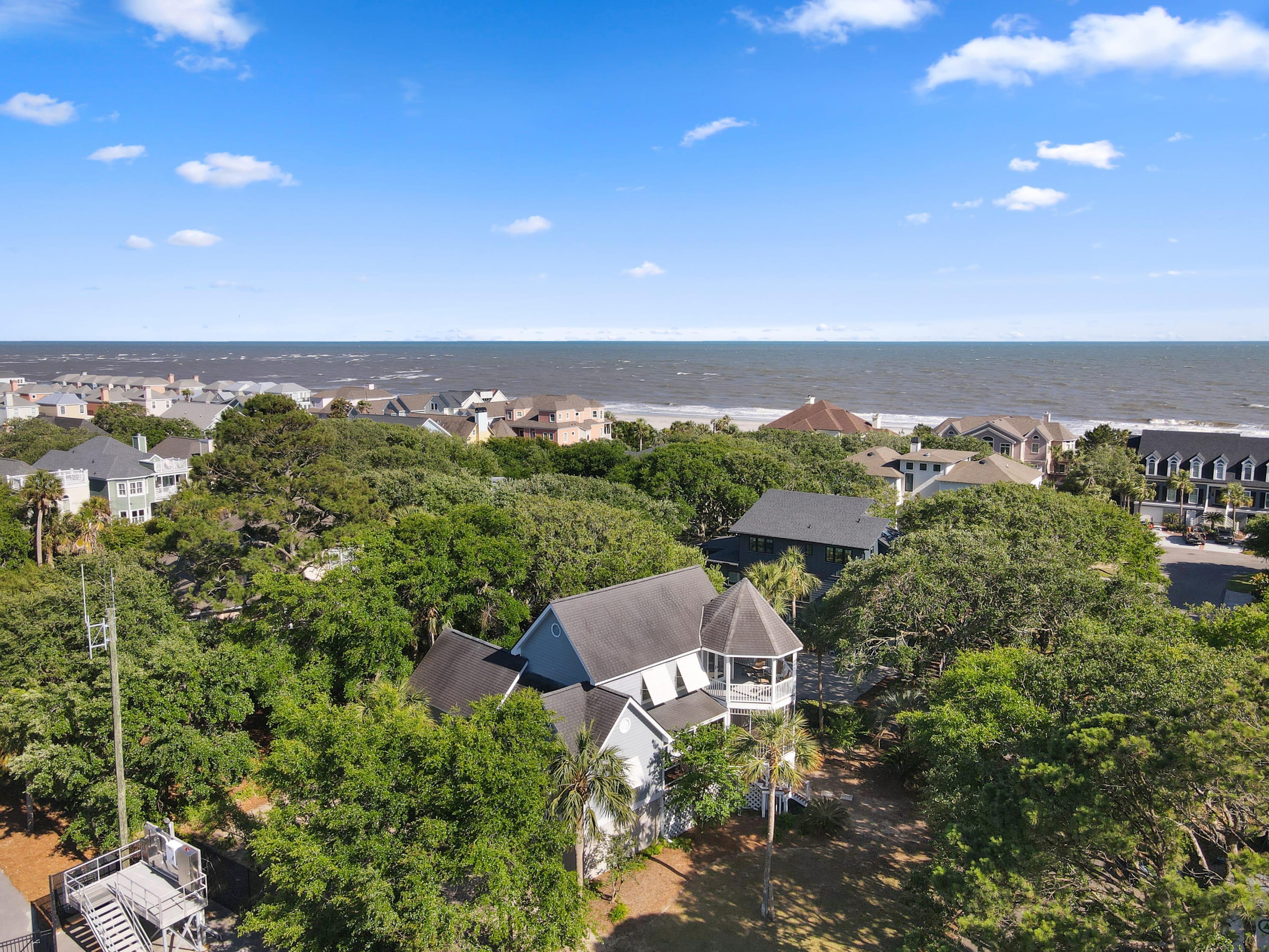 Sun Soaked, Walk to the Beach | The Commodore, Isle of Palms
