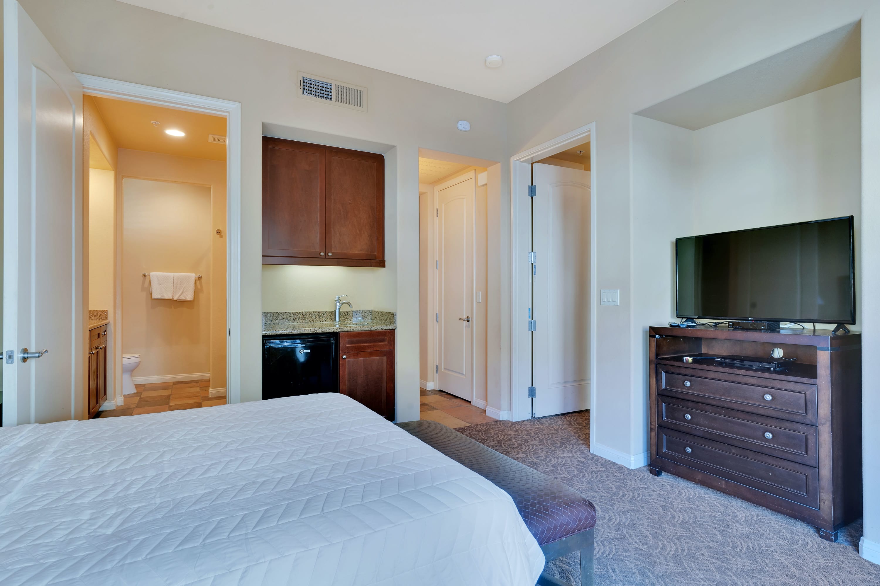 Desert Oasis Studio #C, Steps from Pool! - Photo 2