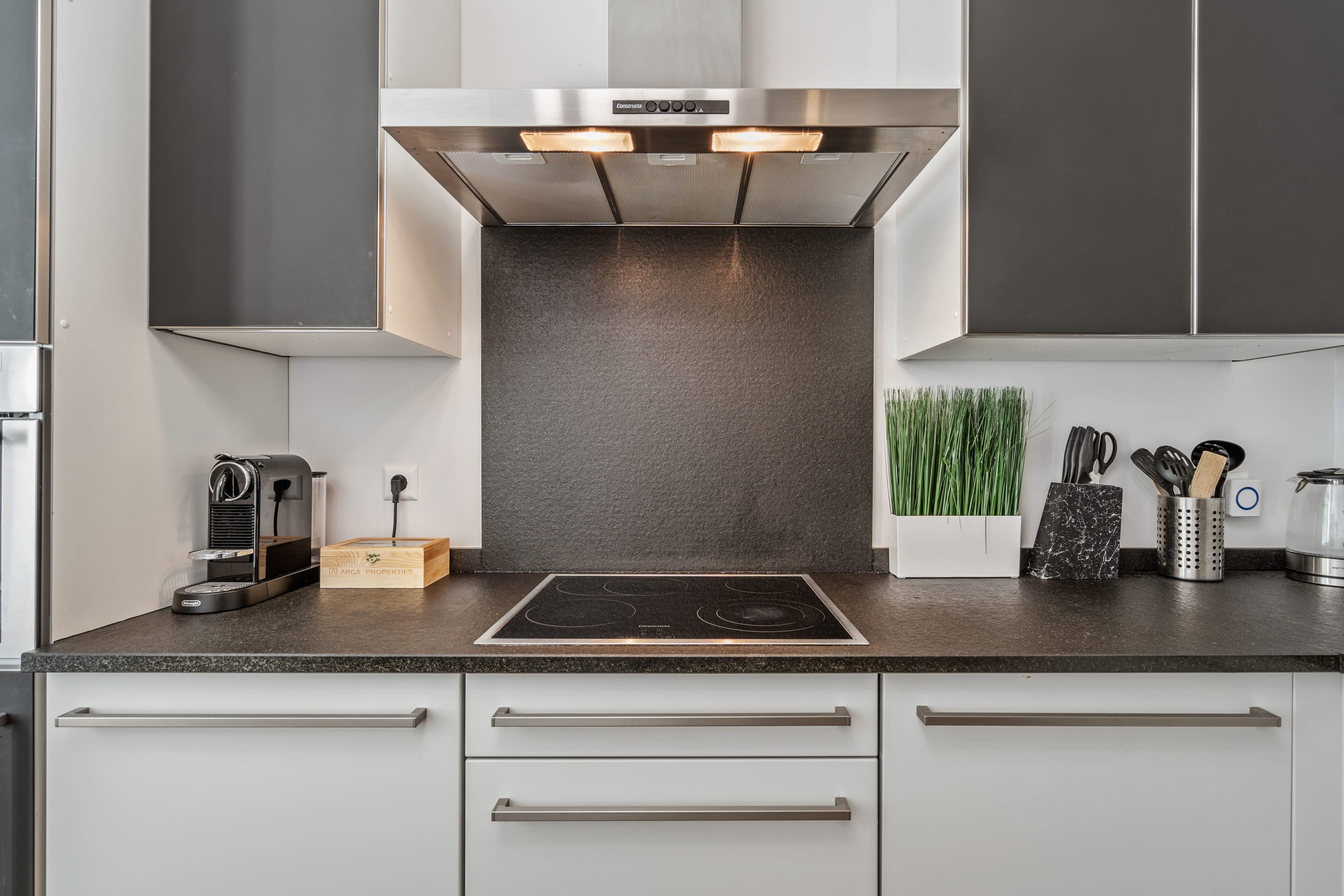 Cook in style with our high-end appliances and well-stocked kitchenette. Direct bookings: www.arcaproperties.lu
