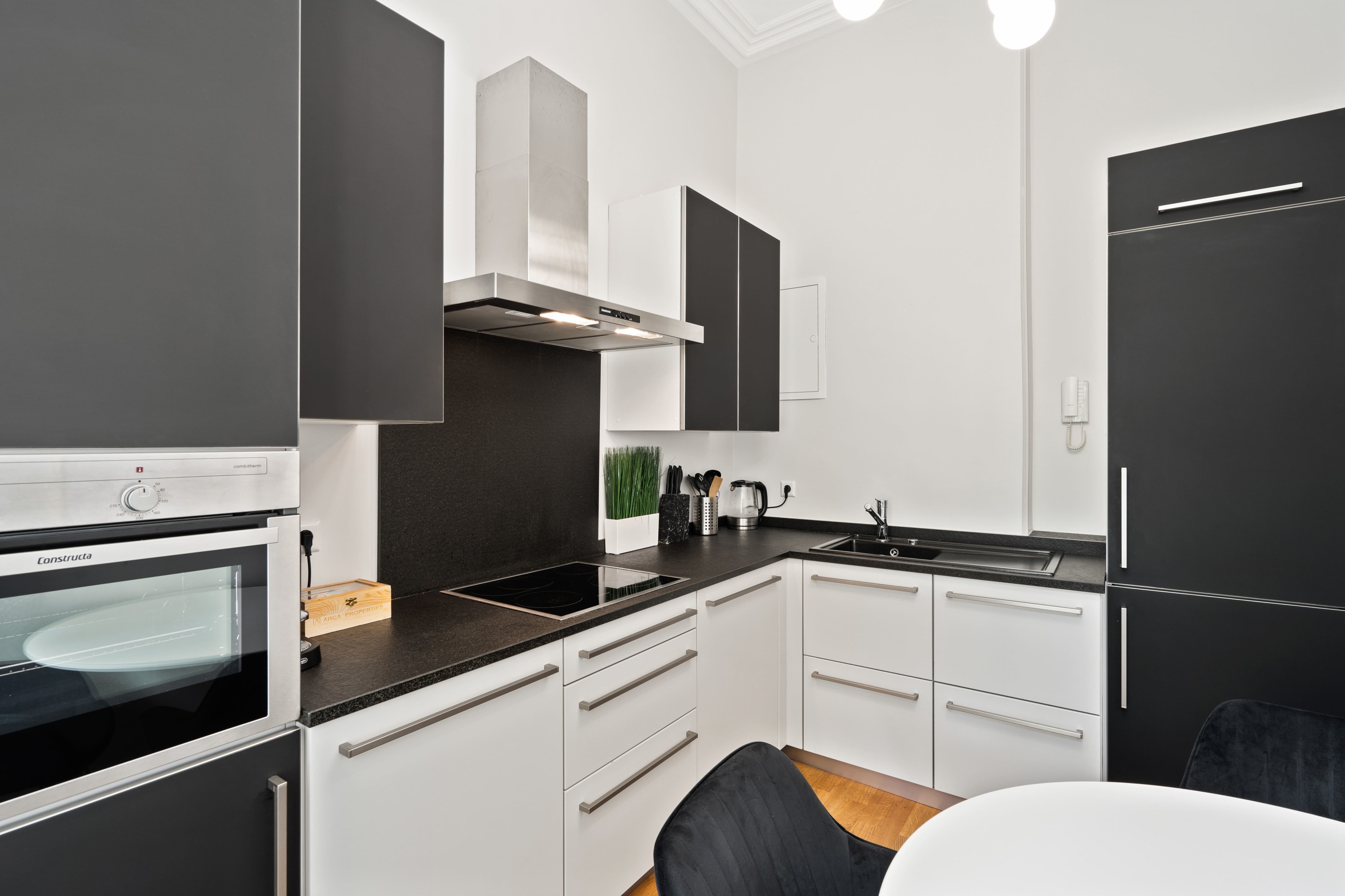 Our modern kitchen: the heart of the home, for quick snacks or gourmet dinners. Direct bookings: www.arcaproperties.lu