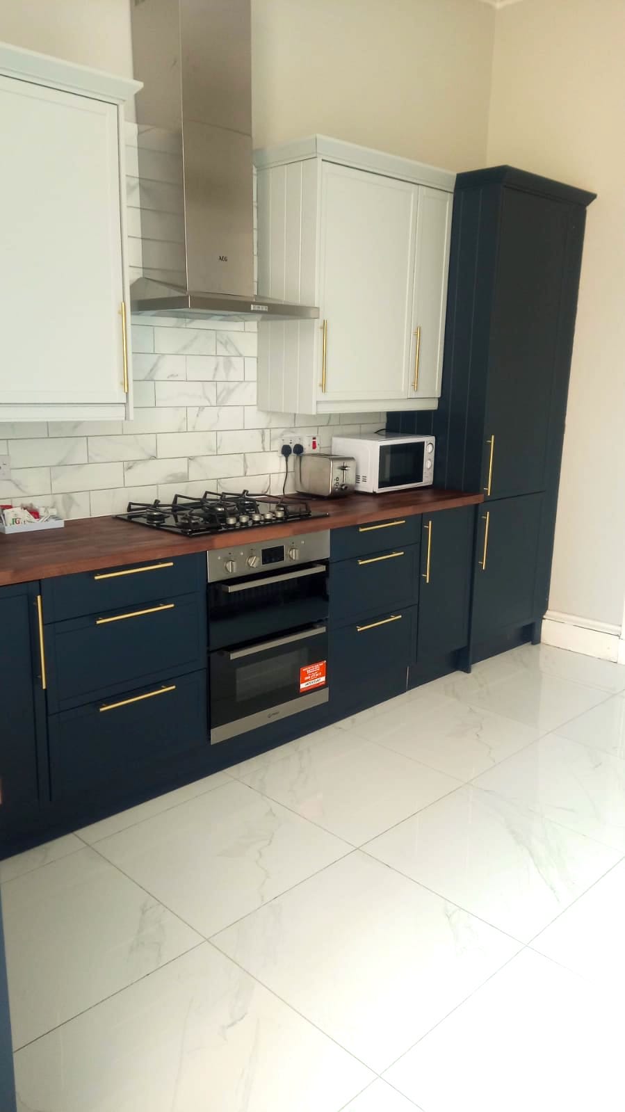 Stunning, spacious 3 bedroom flat in the Heart of Finnieston, private...