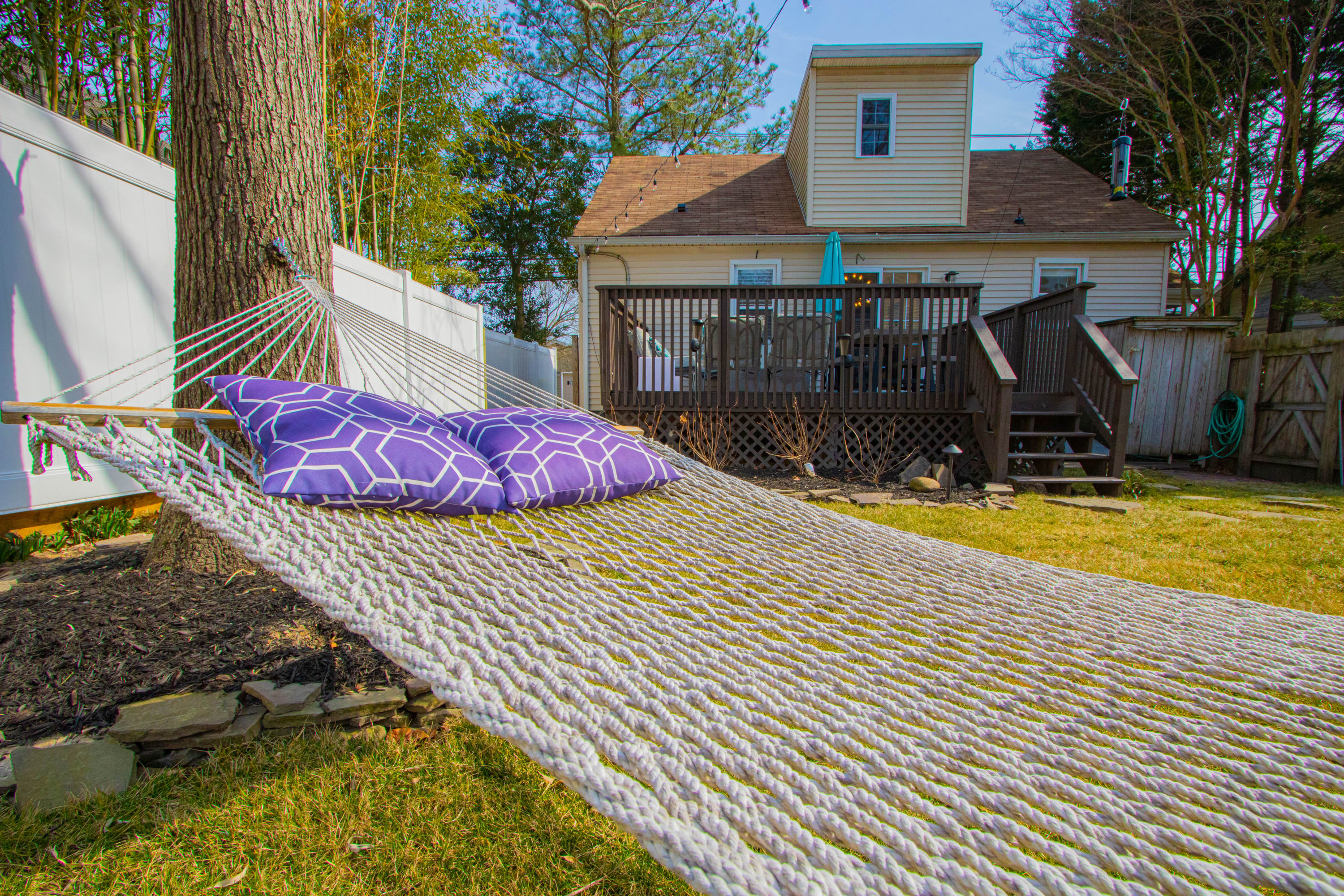 Heated Pool, Hot Tub, Deck & LINENS/TOWELS too! - Picture 25