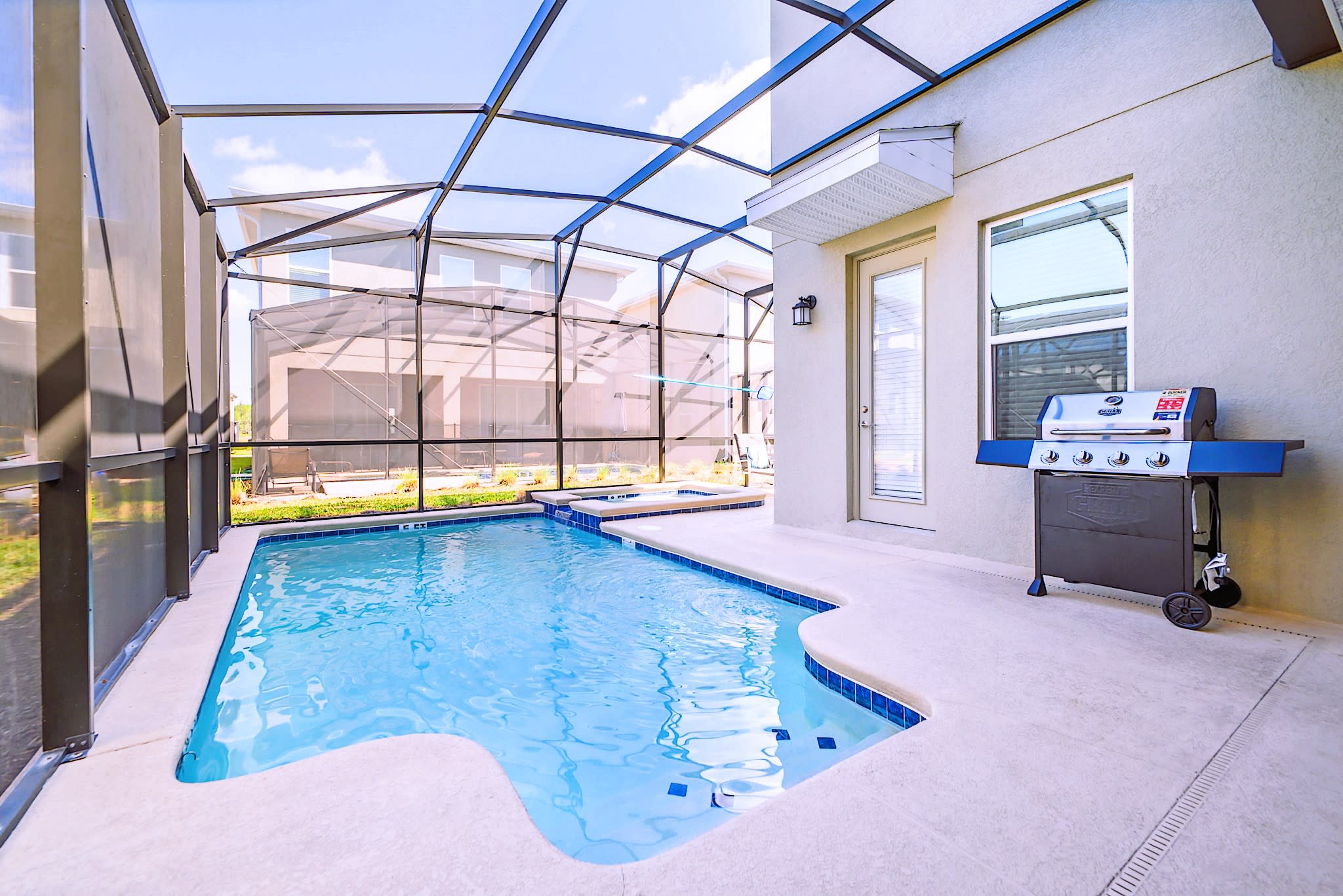 Private Swimming Pool and Hot Tub