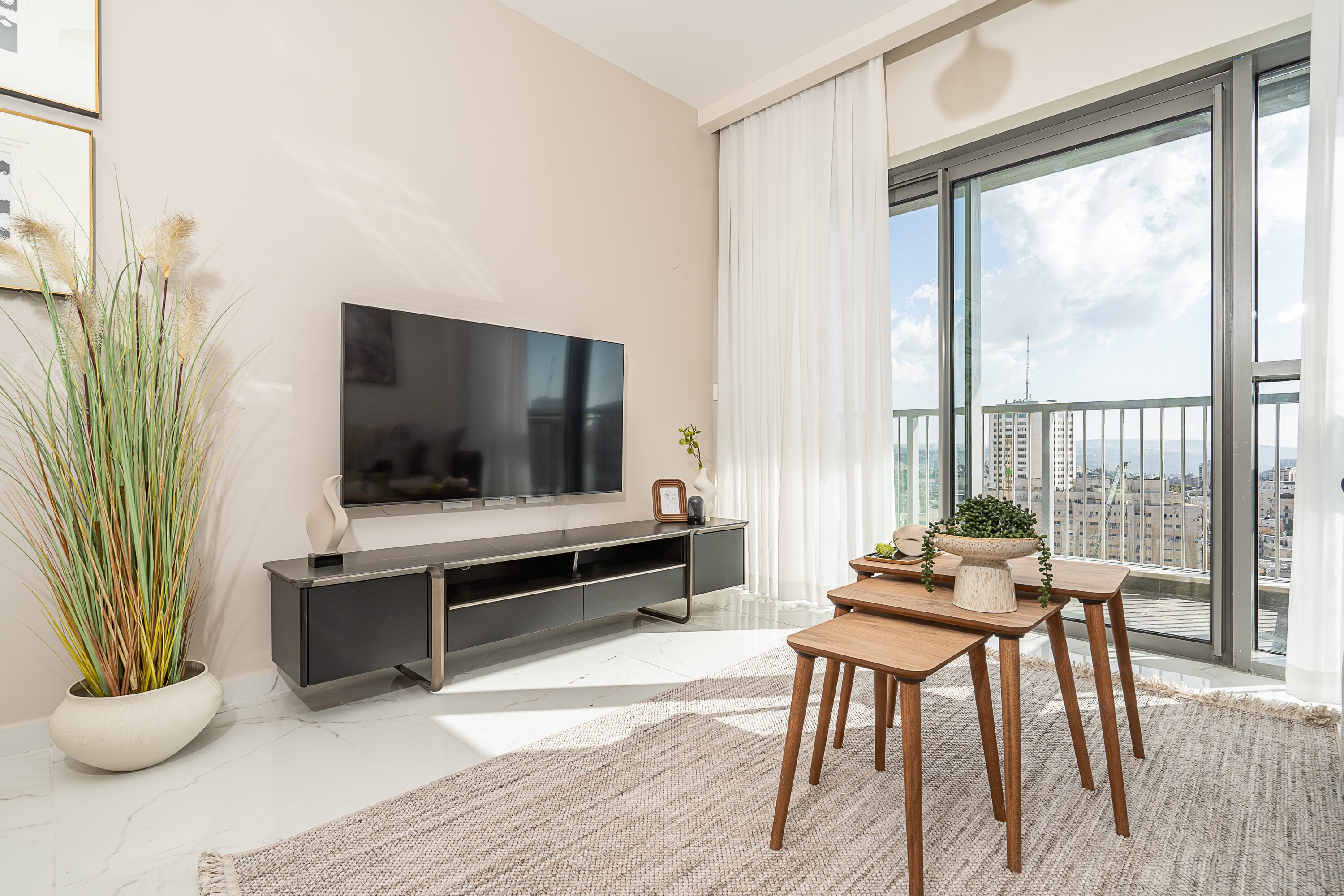 1 Bedroom Savyon View, High Floor City Views, Unit SW154 – Jerusalem – vacation rental in City Center