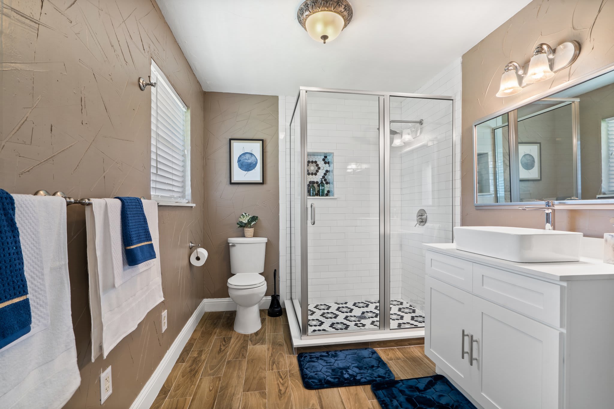 Full Bathroom
