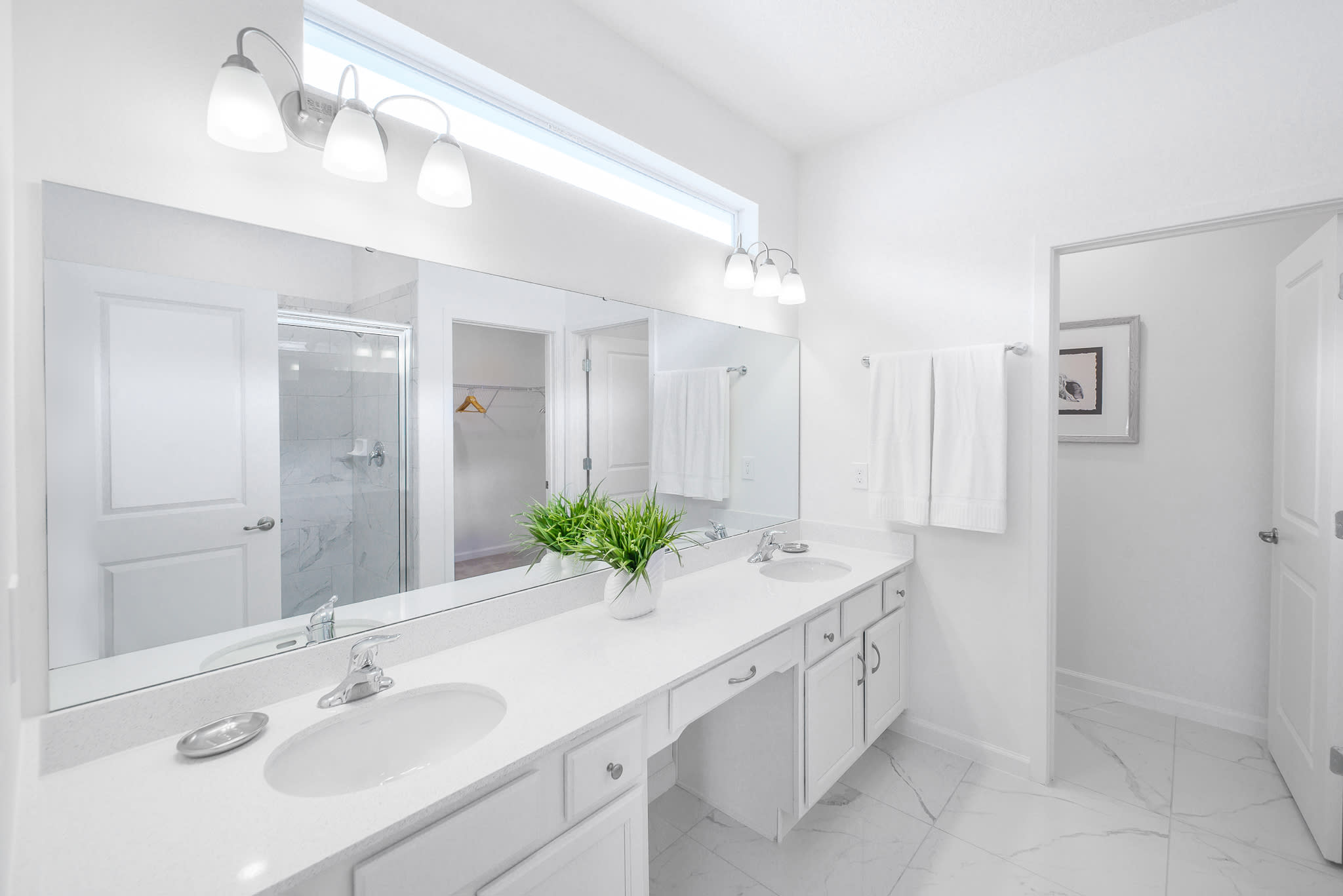 King Bedroom Ensuite with Double Vanity