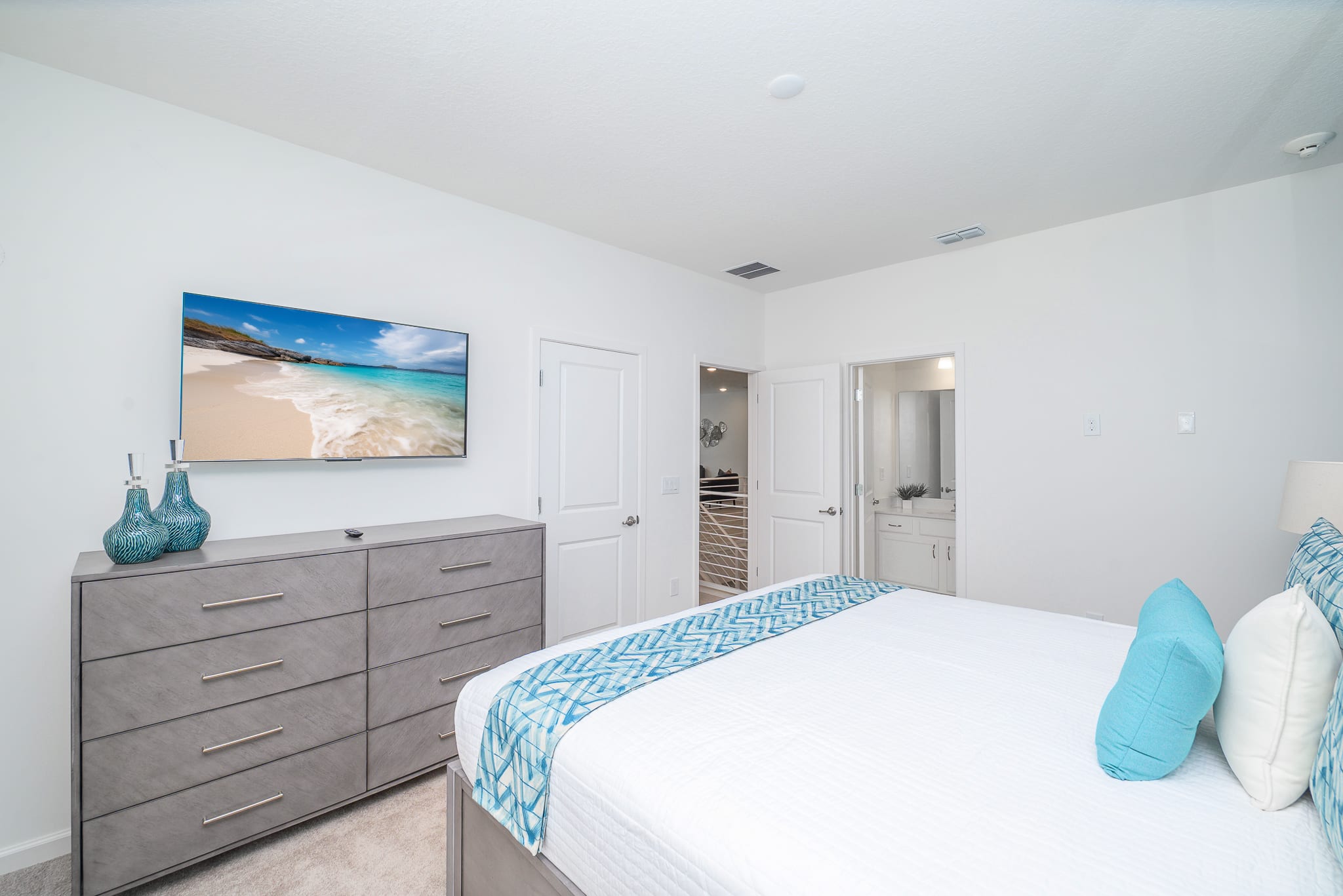 Spacious Room With A Queen Bed And A Smart TV For Relaxation And Entertainment