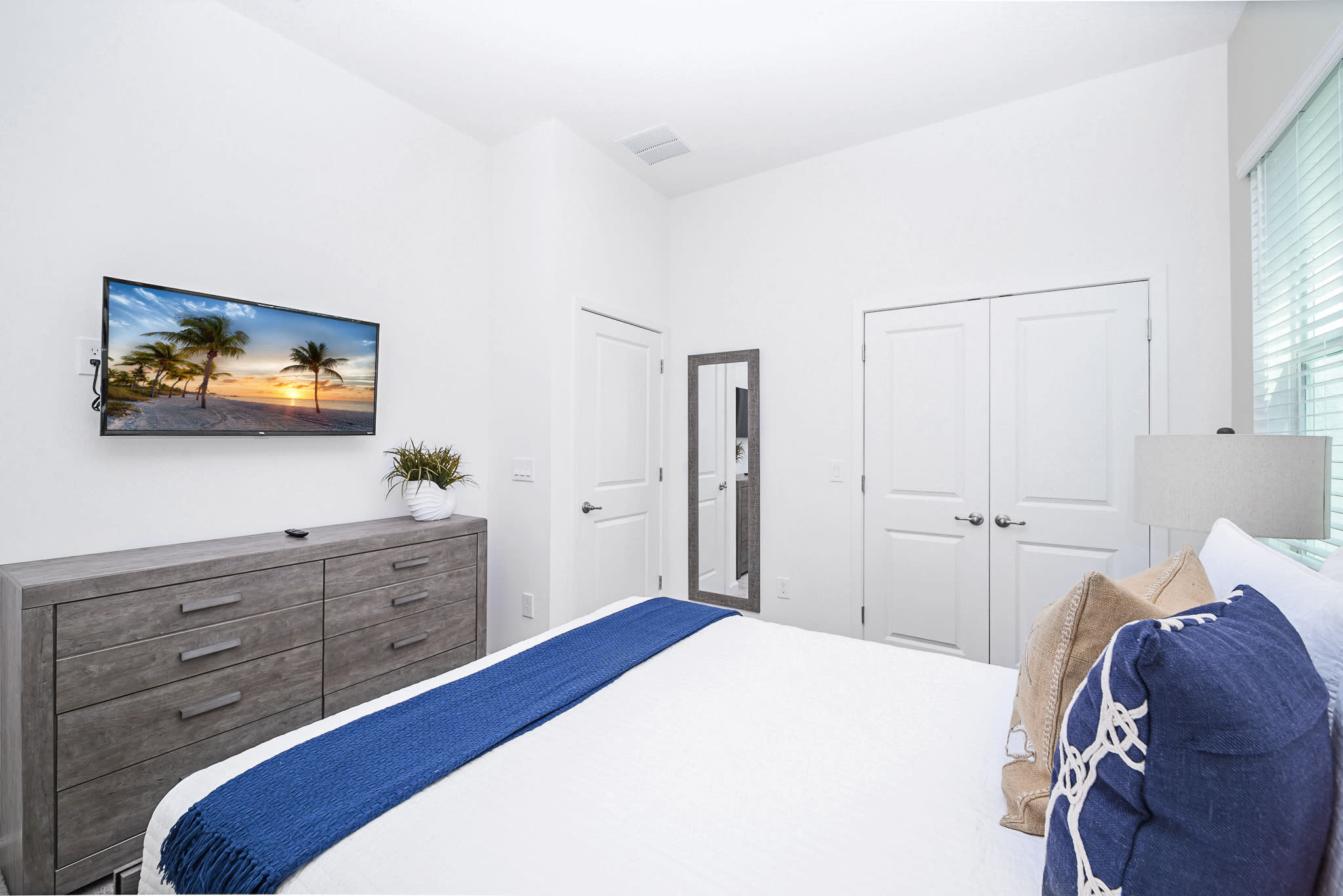 Spacious Room With A Queen Bed And A Smart TV For Relaxation And Entertainment