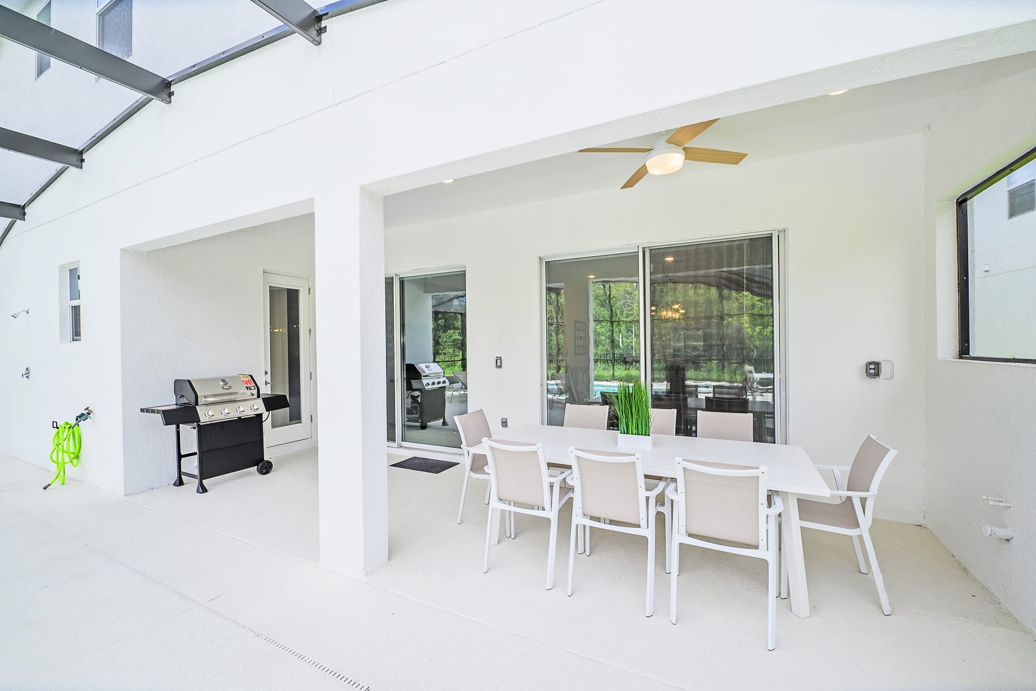 Poolside Dining Option with BBQ Grill