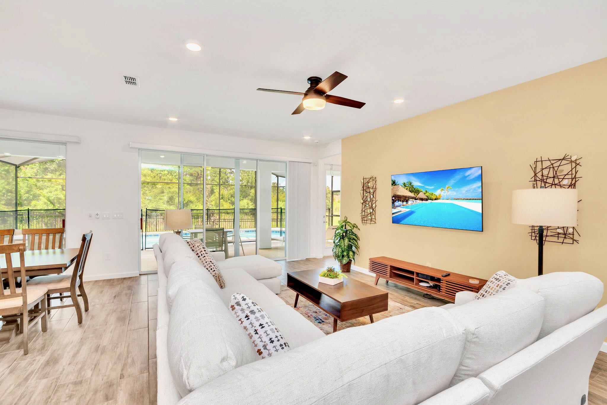 Smart TV with High Speed WiFi Connection