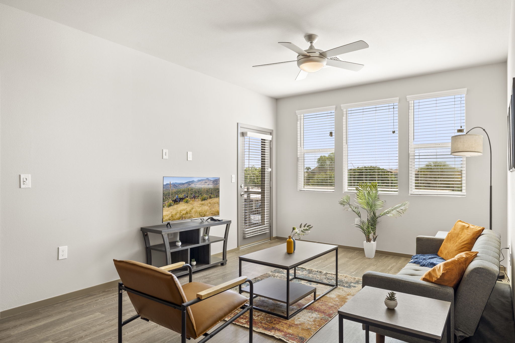 Stunning Westgate Cozysuites By Stadium 2br - Glendale, AZ