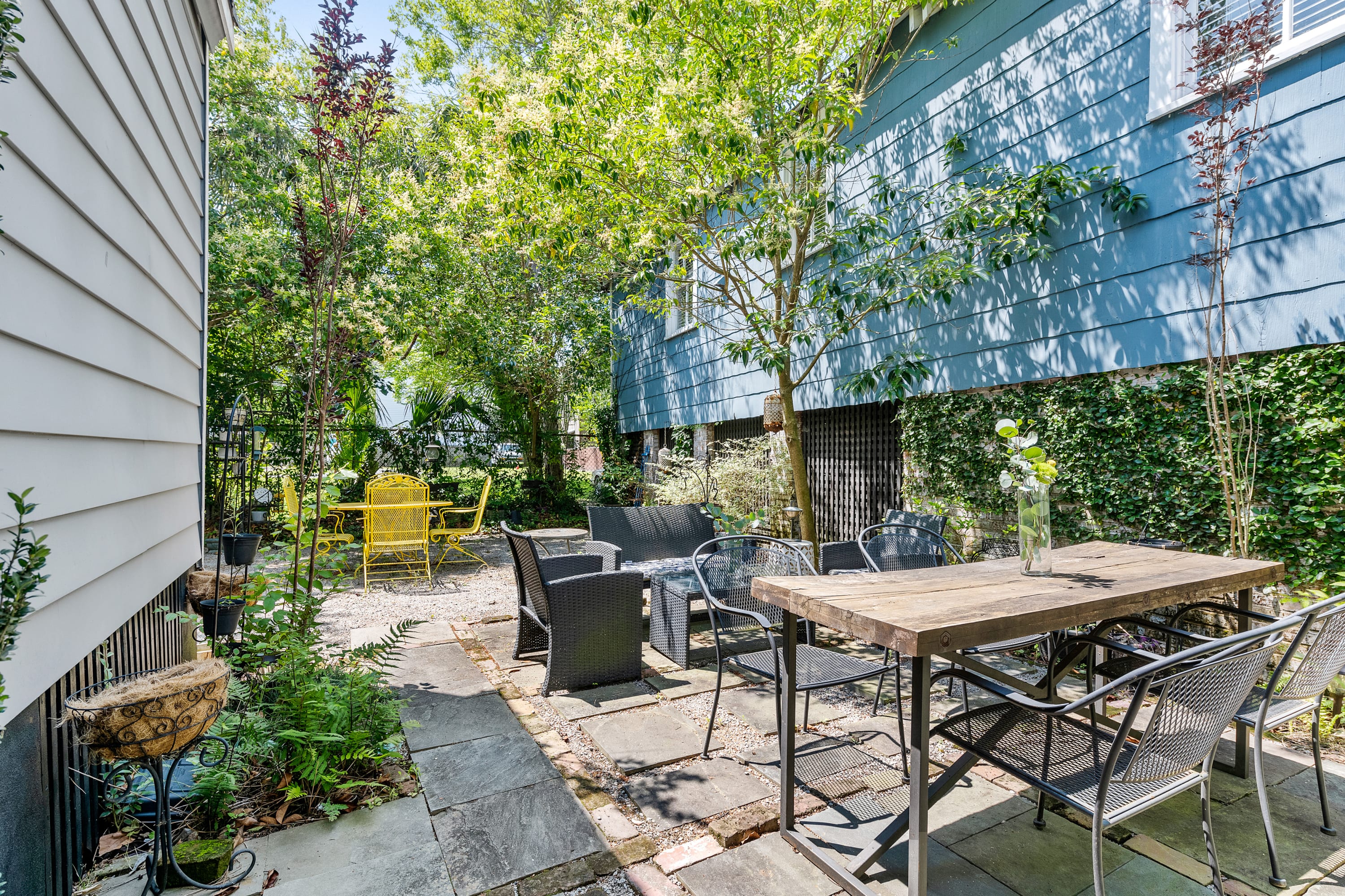 Backyard space with plenty of seating for your group