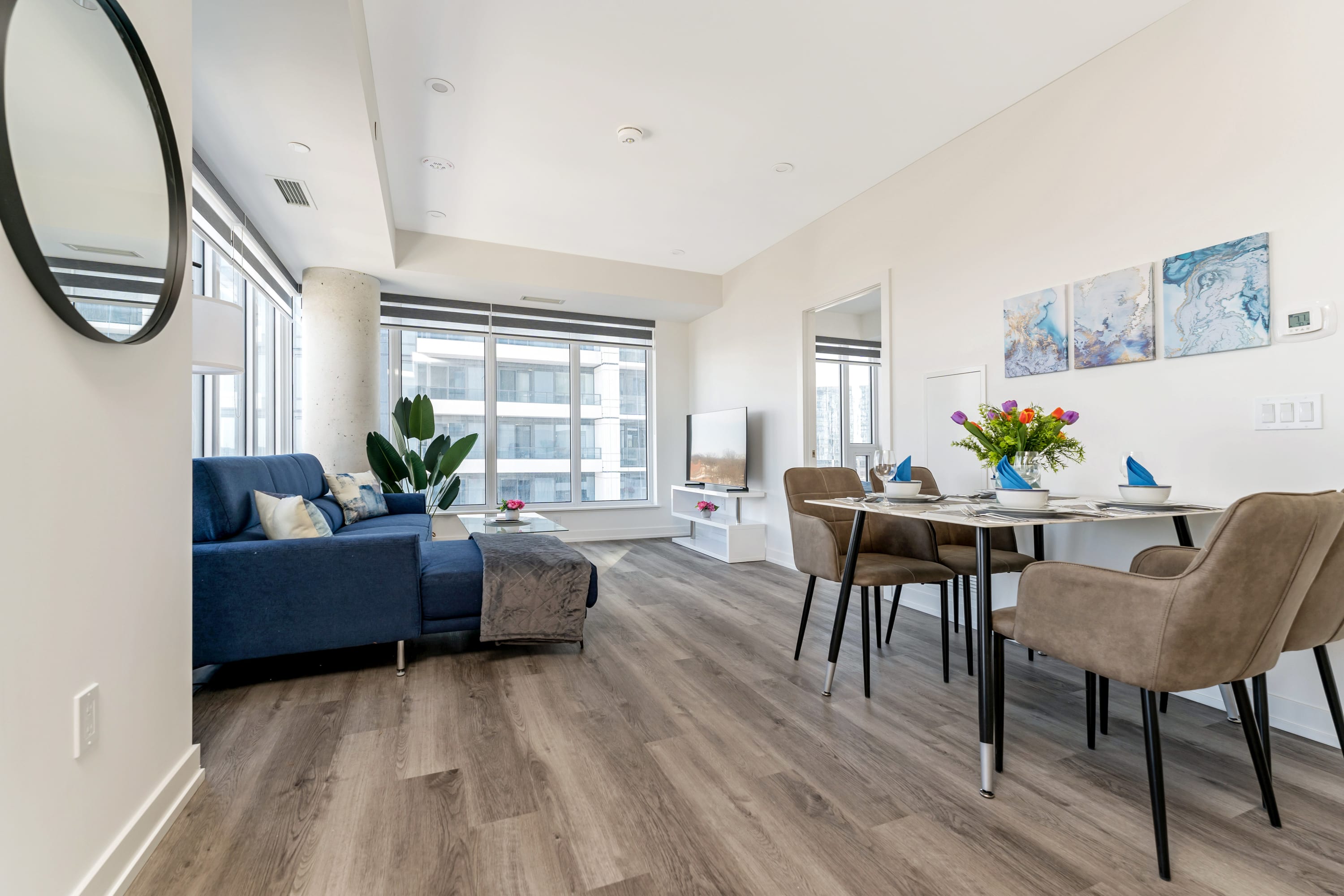 Stylish 1BR Condo King Bed Superb Views