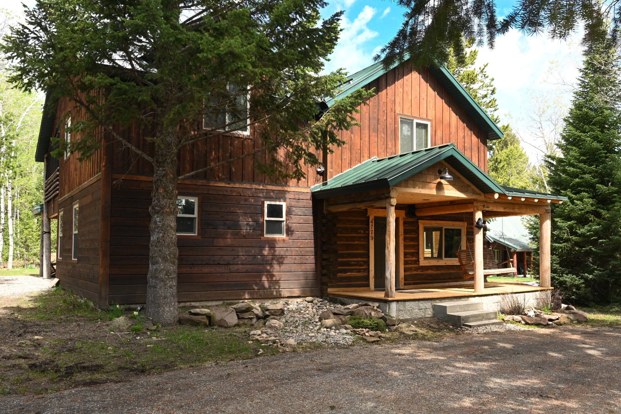 Renovated|4 Bed, 4 Bath|19 Miles to Yellowstone — Island Park, ID — vacation rental