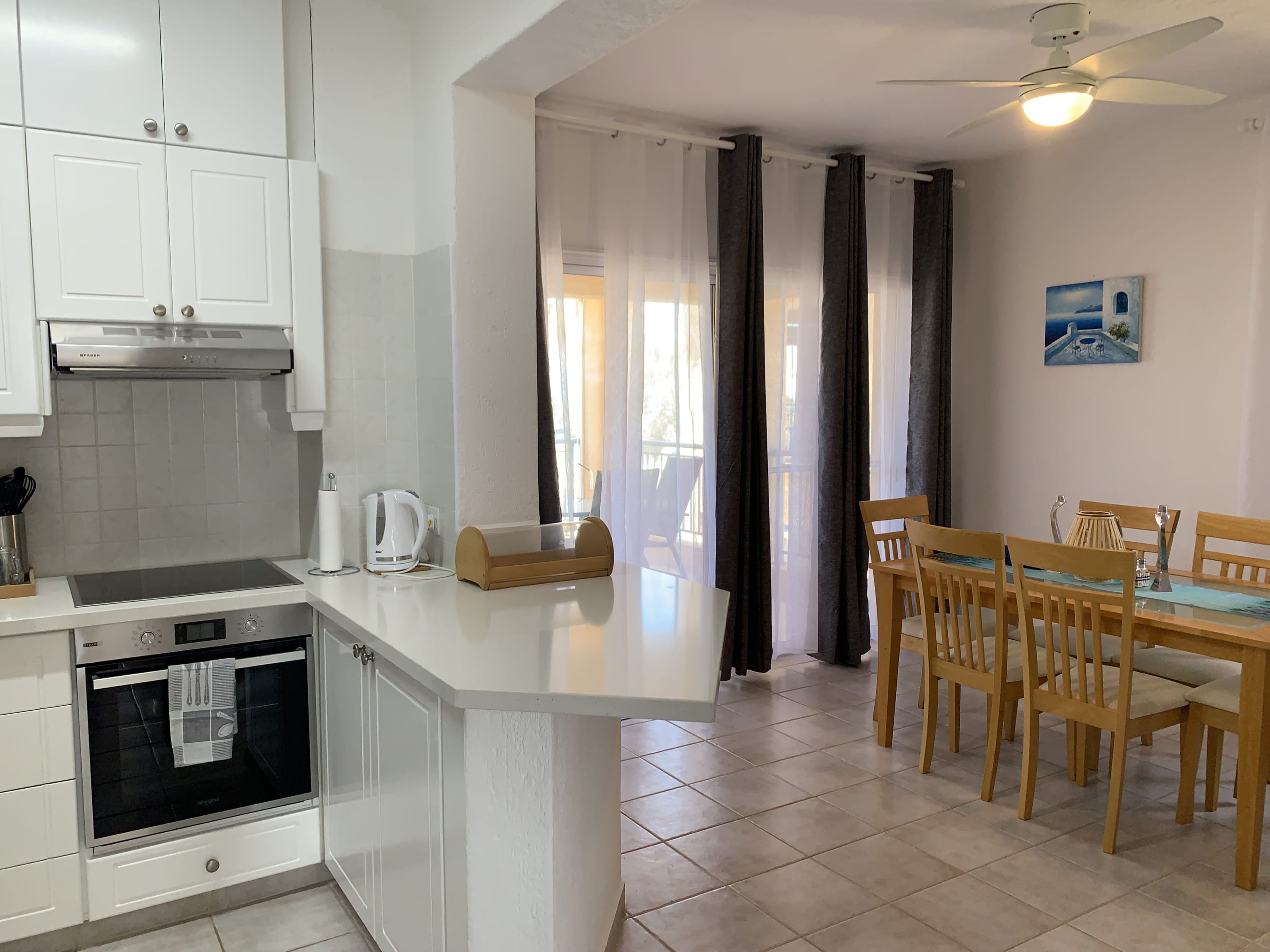 Kings Palace - stylish modern 2 bed with sea views