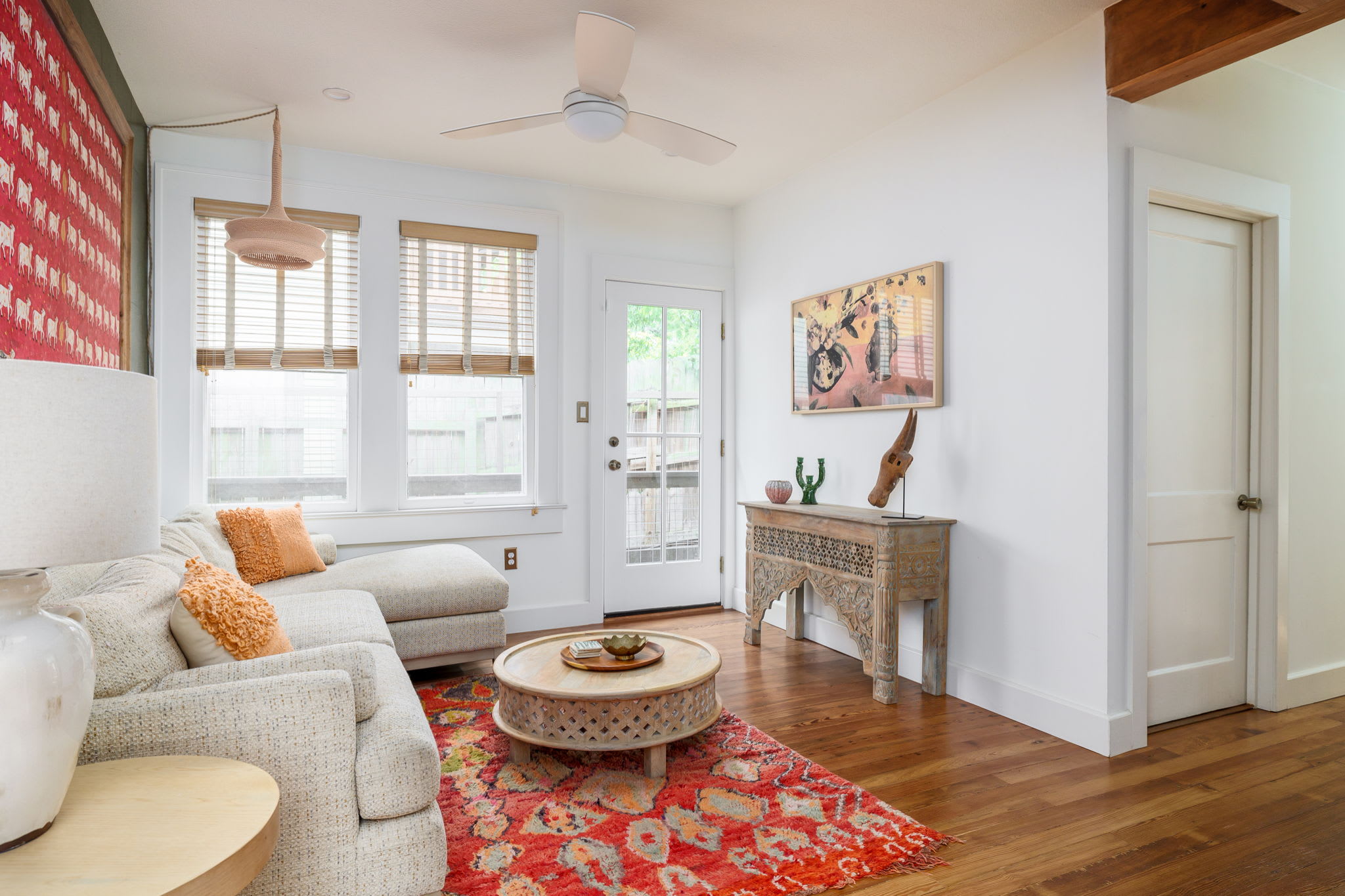 Chic, Modern Bungalow, Walk to 6th | Clarksville