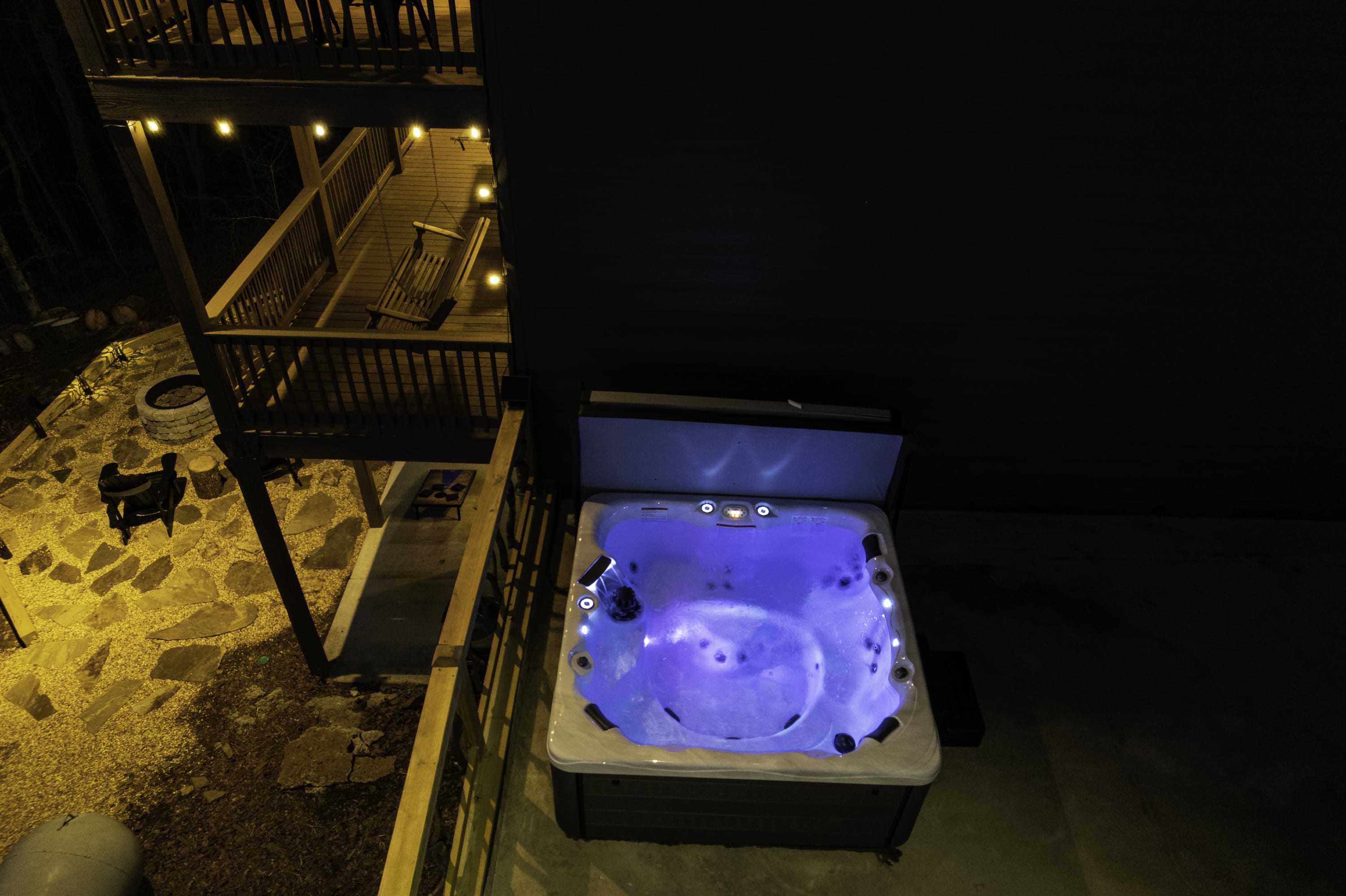 Luxurious Hot Tub!